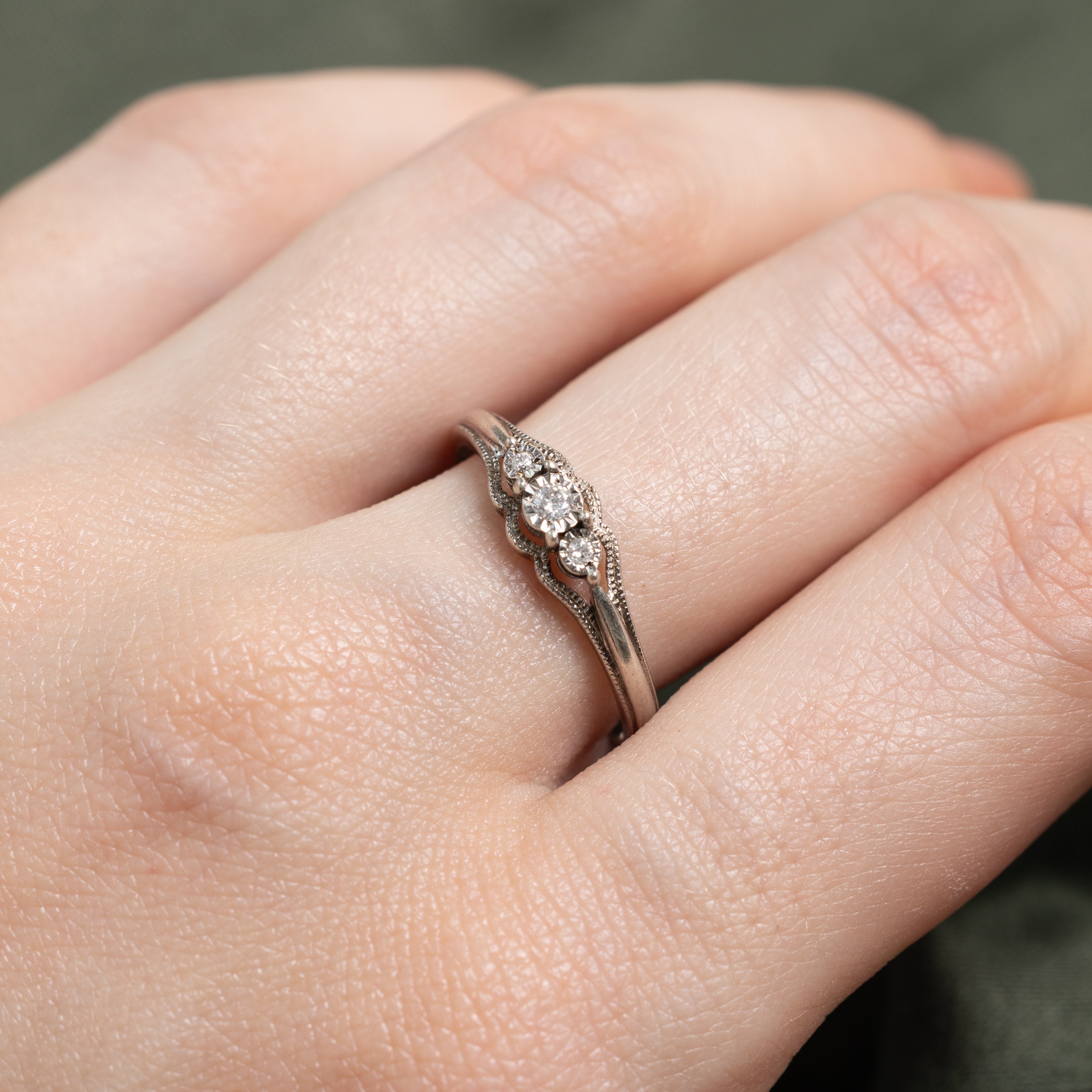 Illusion Set Three Stone Diamond Milgrained Ring | SZ 8