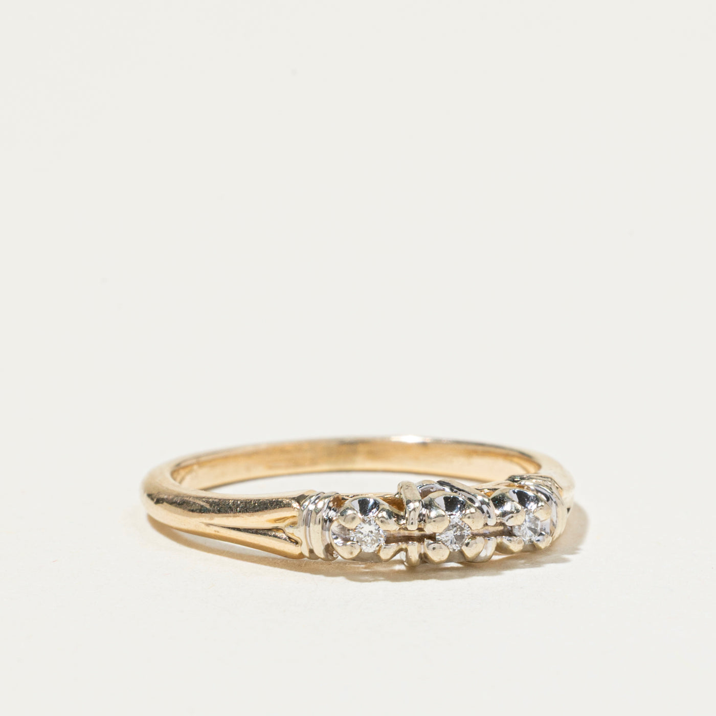 Bague rainurée à trois diamants | Taille 6