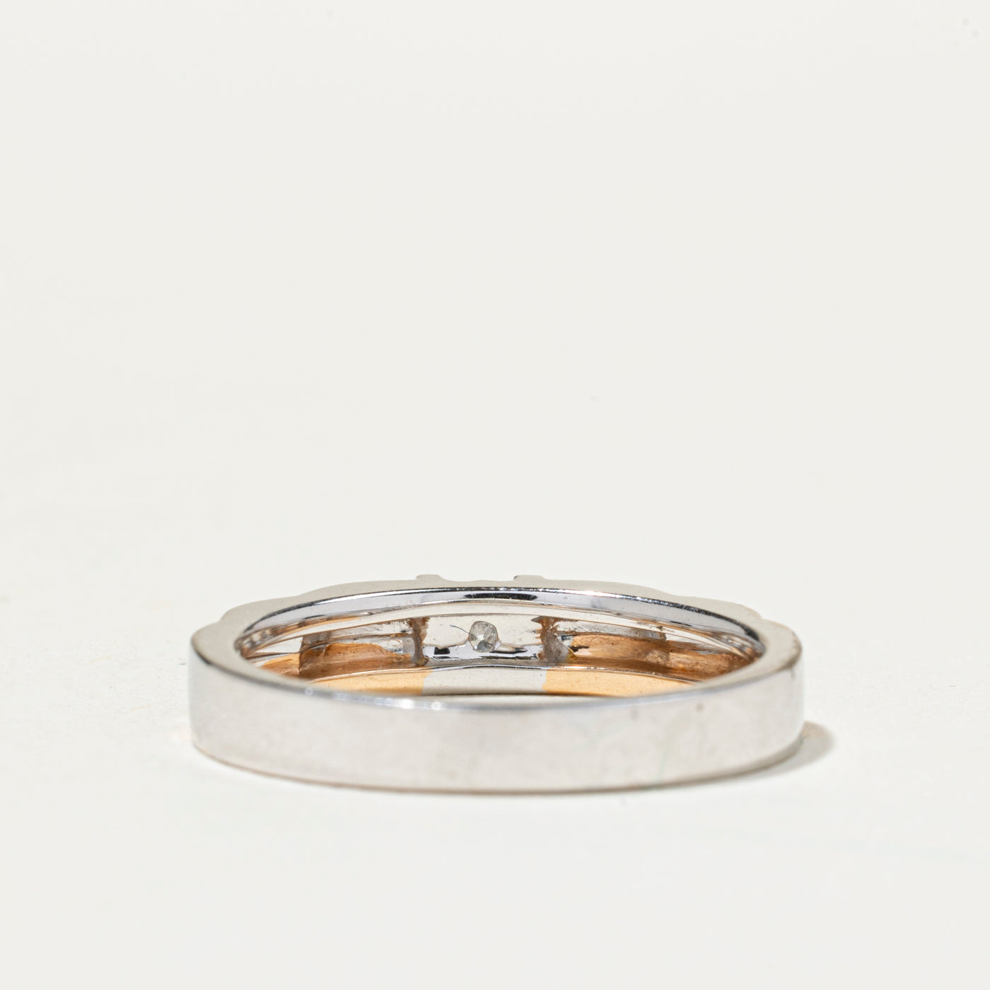 18k Two Tone Gold Tension Set Diamond Scalloped Band | SZ 6.25