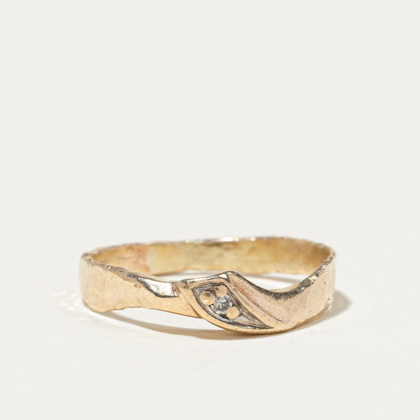 Diamond Grooved Chevron Ring | SZ 4.75