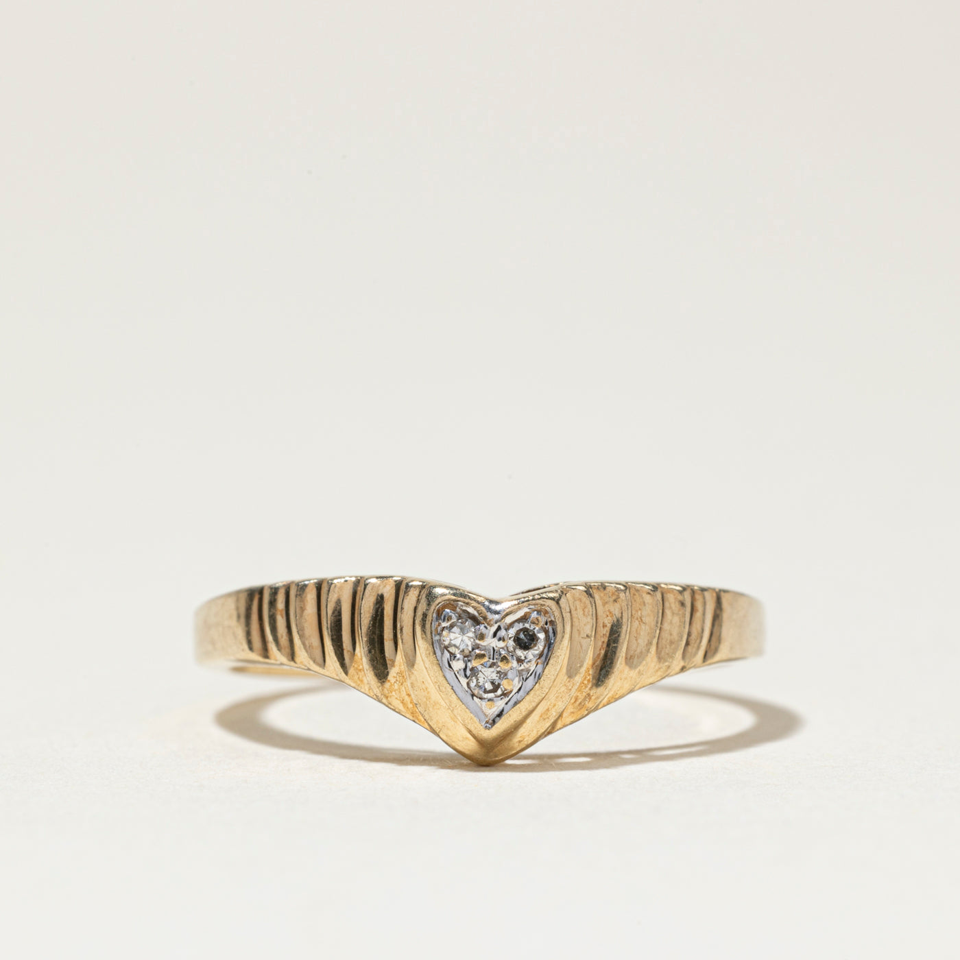 Diamond Heart Grooved Chevron Ring | SZ 5.25