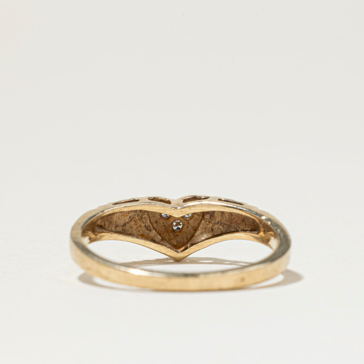 Diamond Heart Grooved Chevron Ring | SZ 5.25