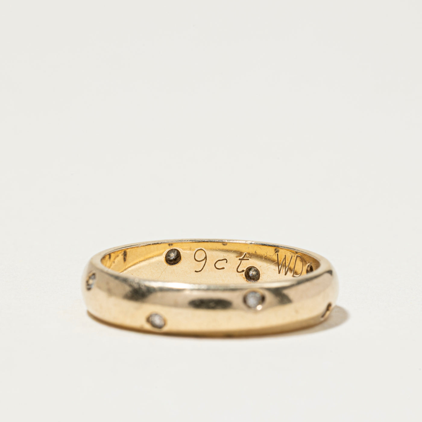 Flush Set Scattered Diamond Band | 4mm | SZ 6.5