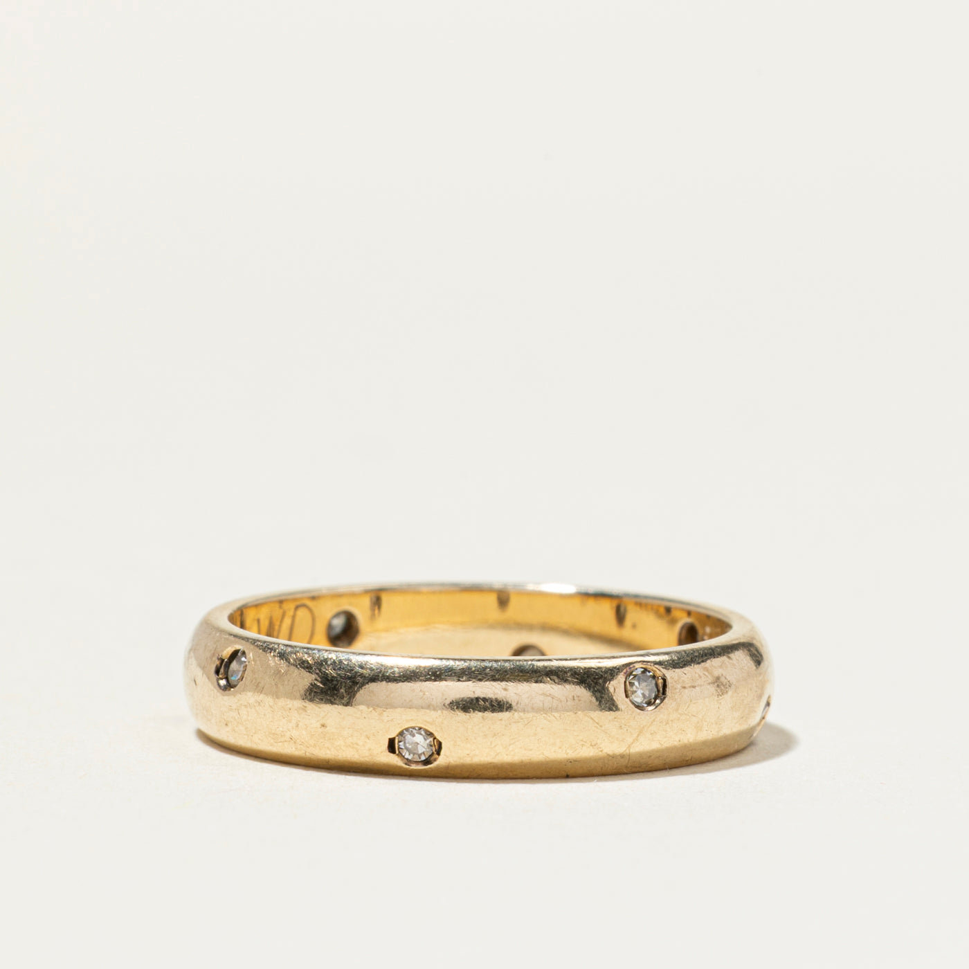 Flush Set Scattered Diamond Band | 4mm | SZ 6.5