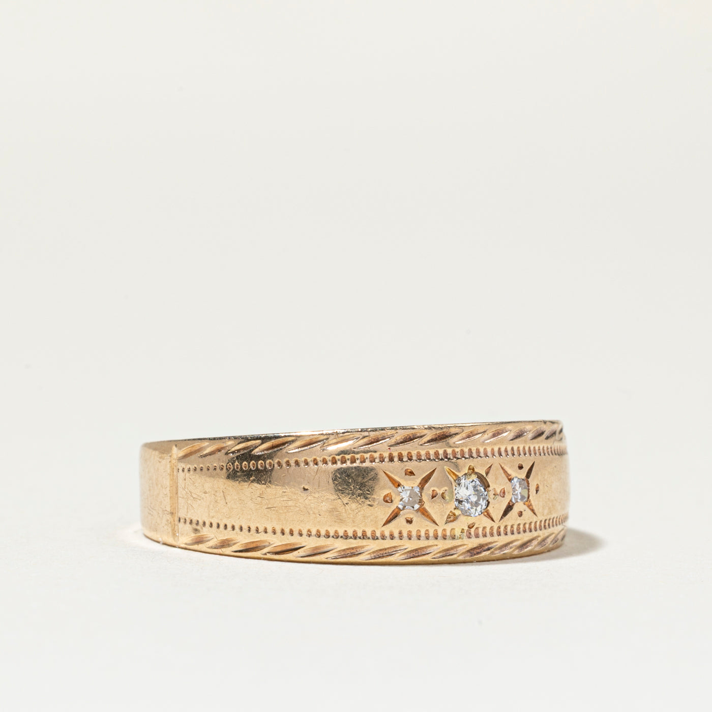 Three Stone Star Set Diamond Textured Band | SZ 9.25