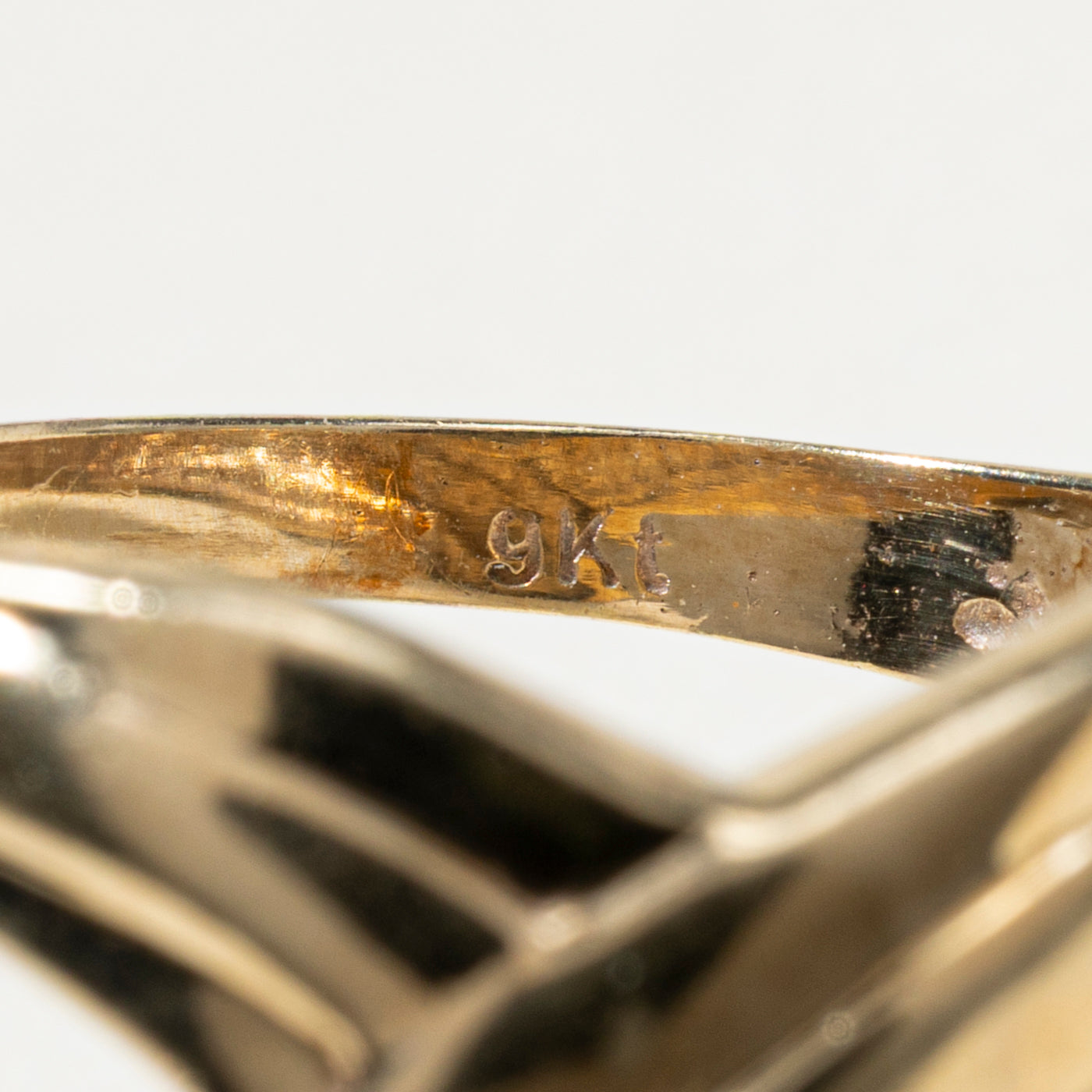 Diamond Chunky Grooved Chevron Ring | SZ 5