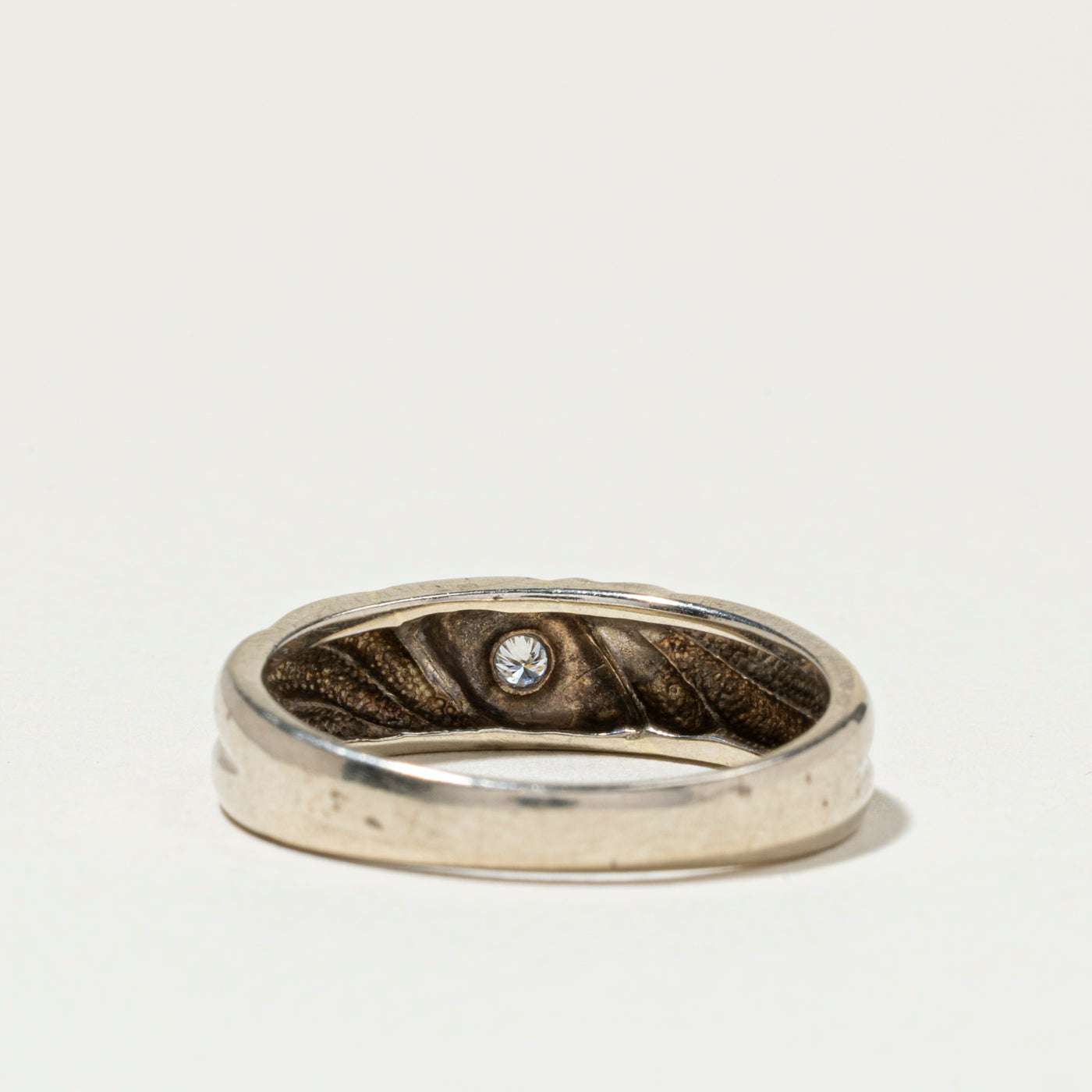 Flush Set Diamond Grooved Band | SZ 9.75