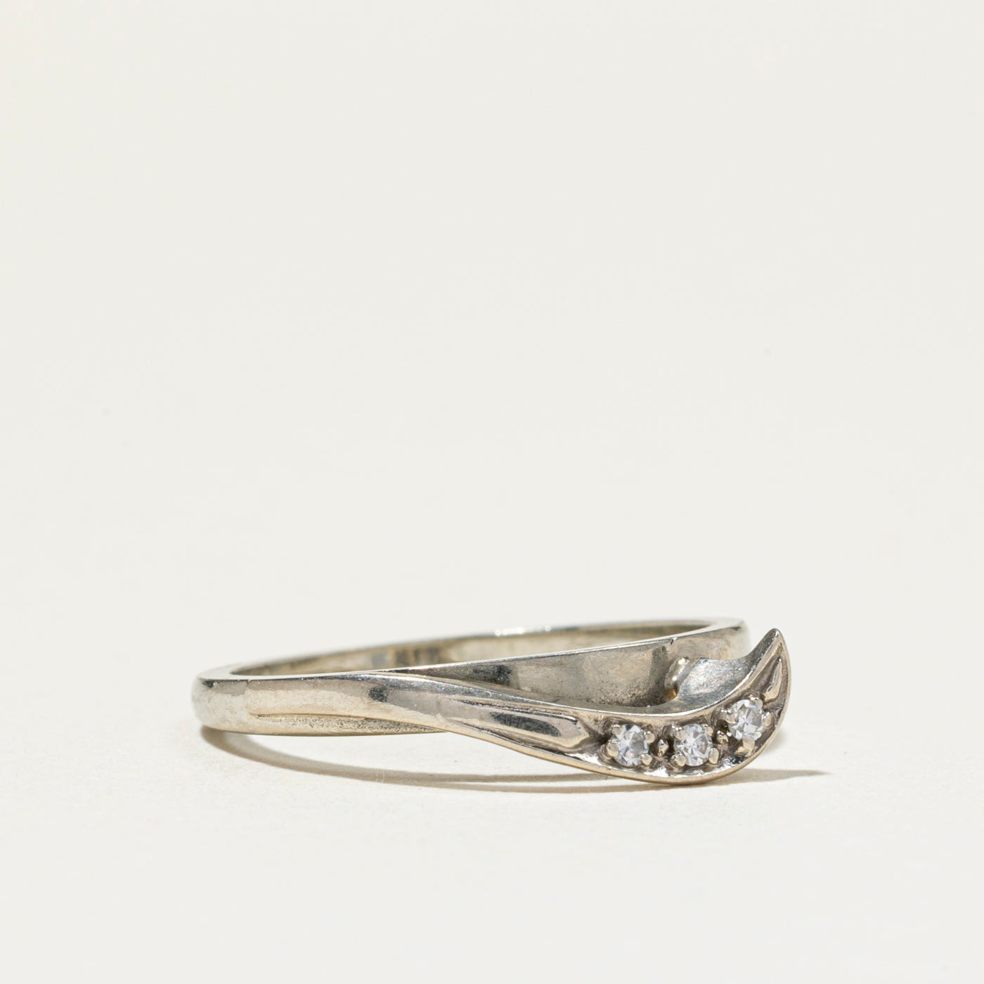 Three Stone Diamond Wave Ring | SZ 5.75