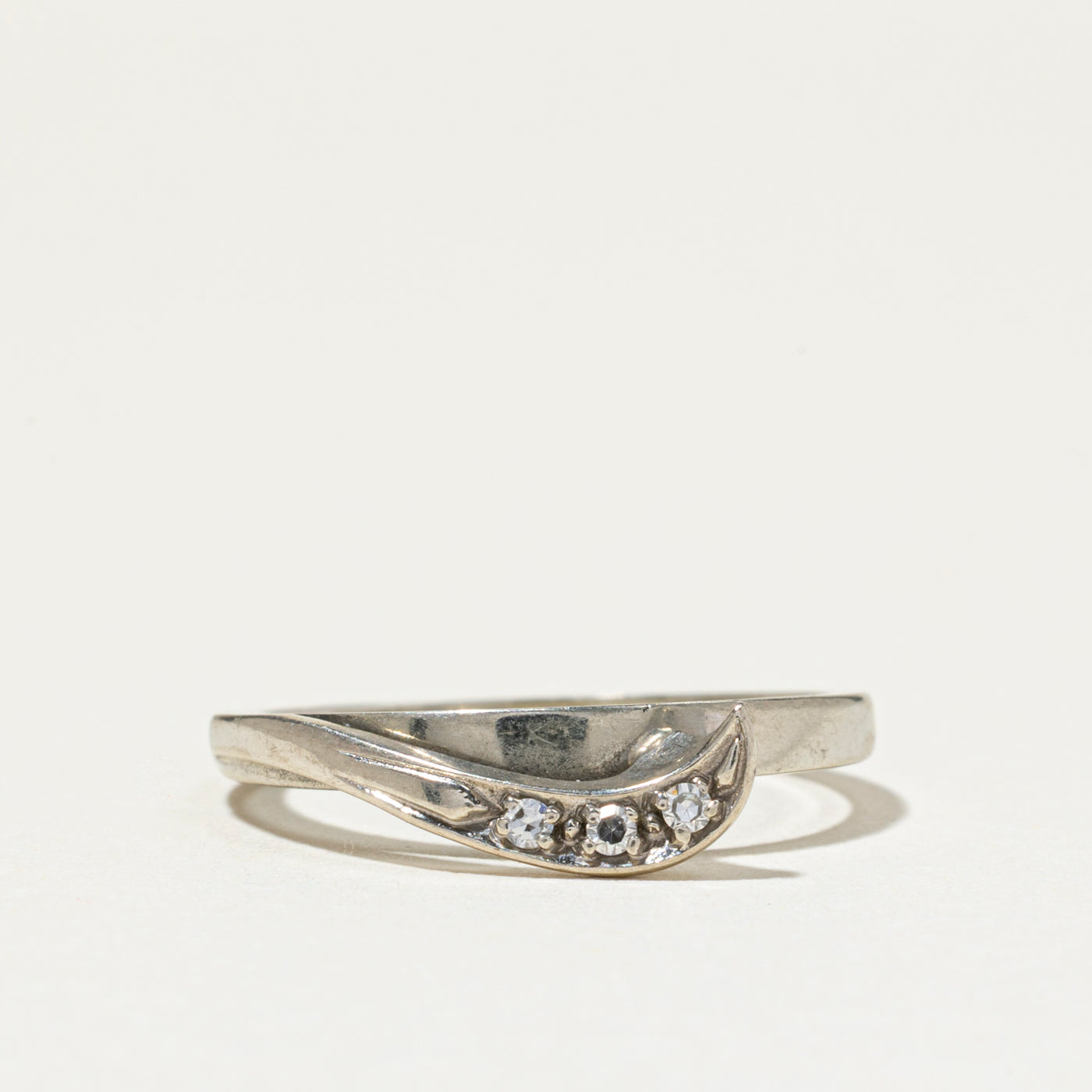 Three Stone Diamond Wave Ring | SZ 5.75