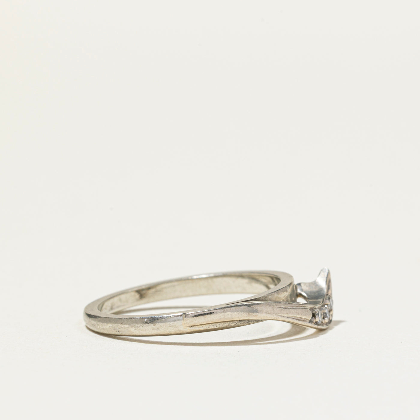 Three Stone Diamond Wave Ring | SZ 5.75