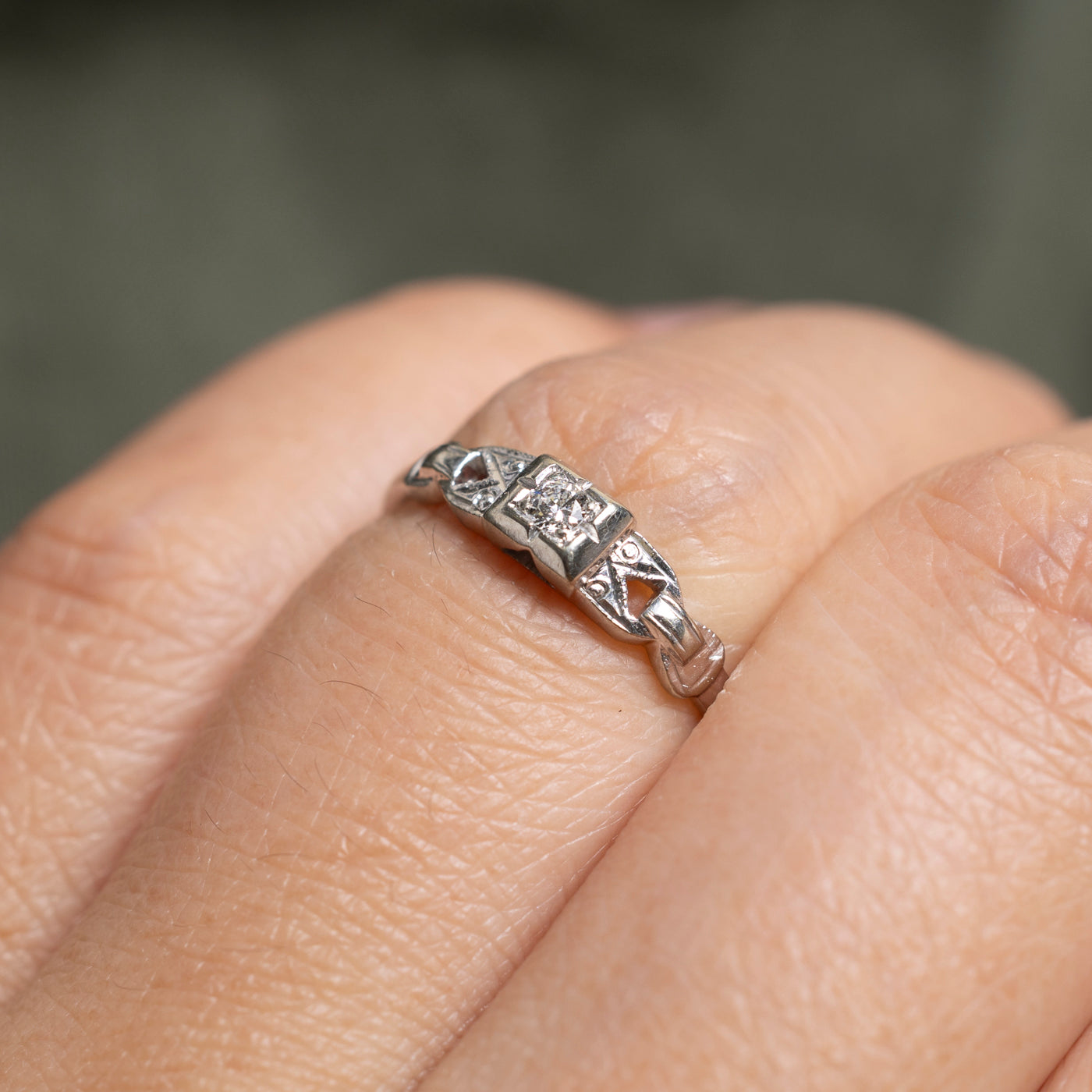 18k Diamond Textured Ring | SZ 5.5