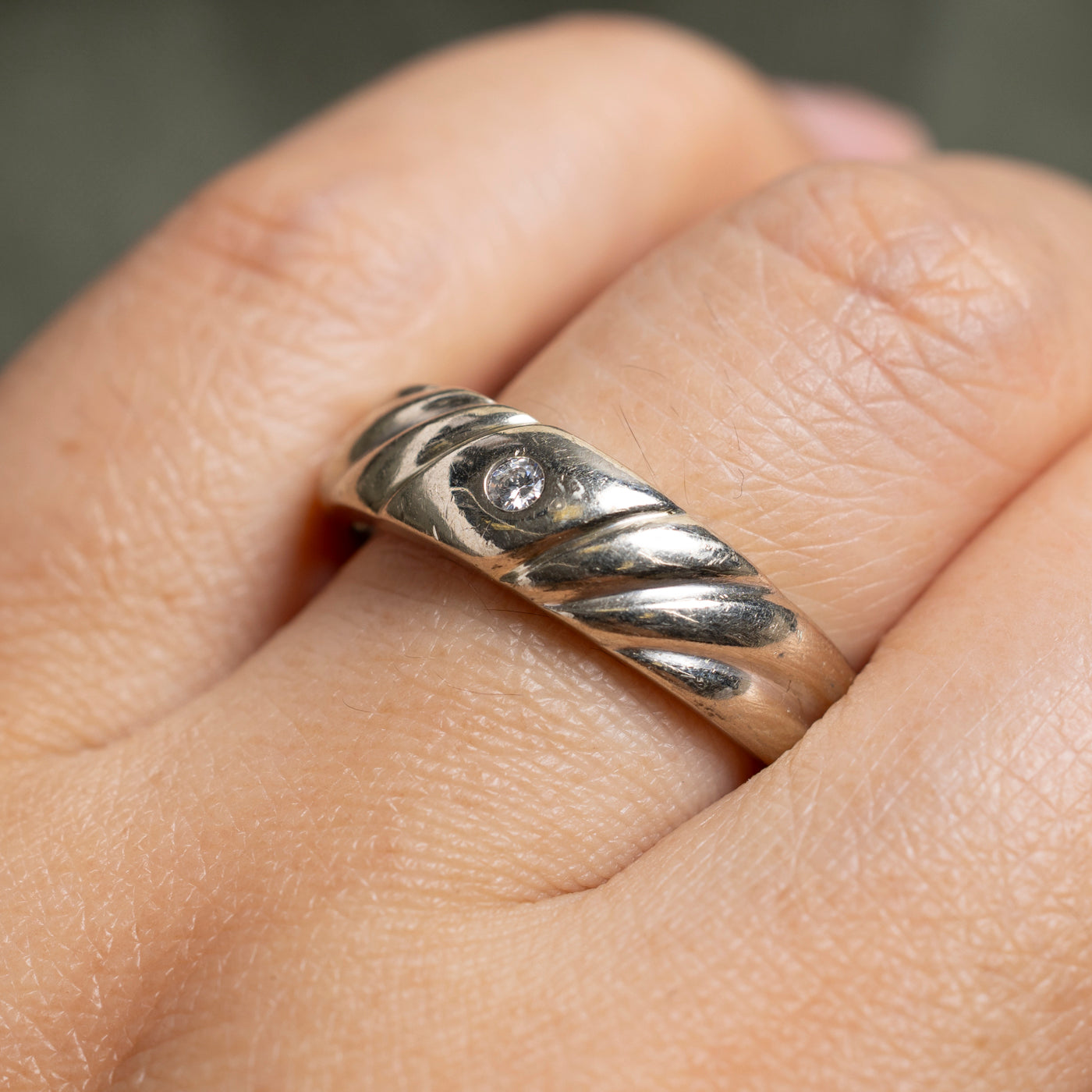 Flush Set Diamond Grooved Band | SZ 9.75