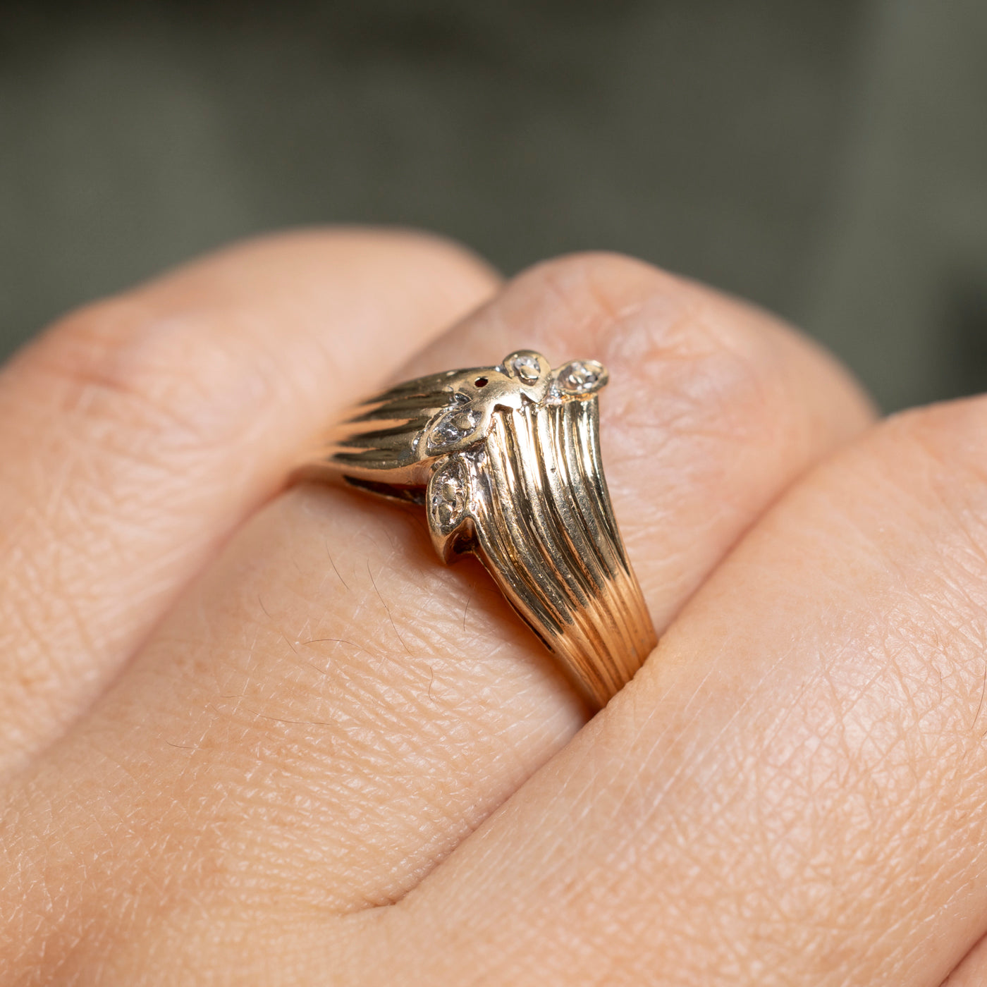 Diamond Grooved Chevron Ring | SZ 6