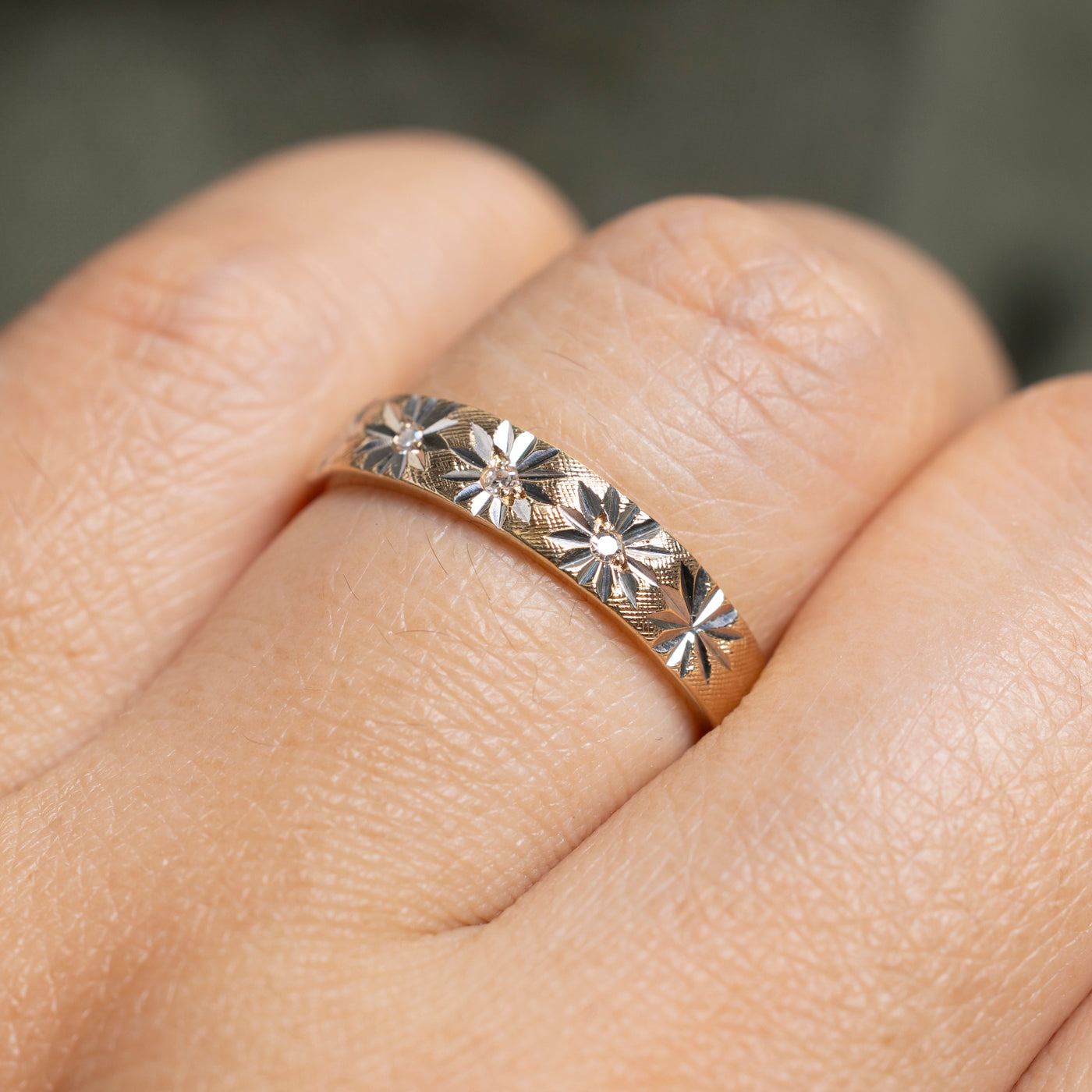 Star Set Diamond Band | 4mm | SZ 7.5