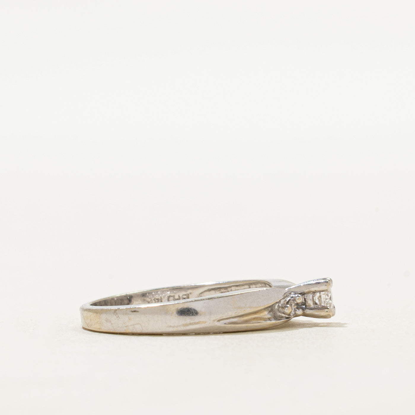 Basket Set Diamond Accented Ring | SZ 6.25