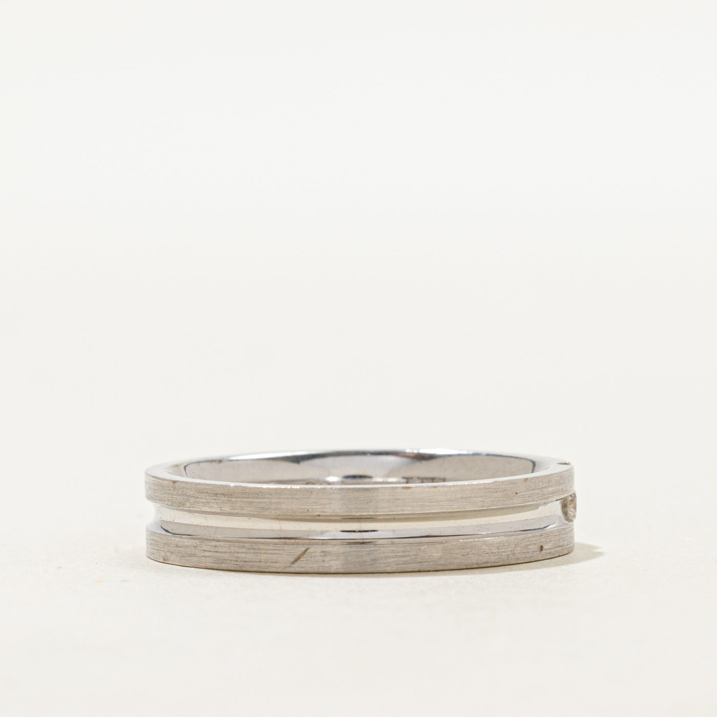 18k Single Stone Diamond Grooved Band | 4.35mm | SZ 8.25