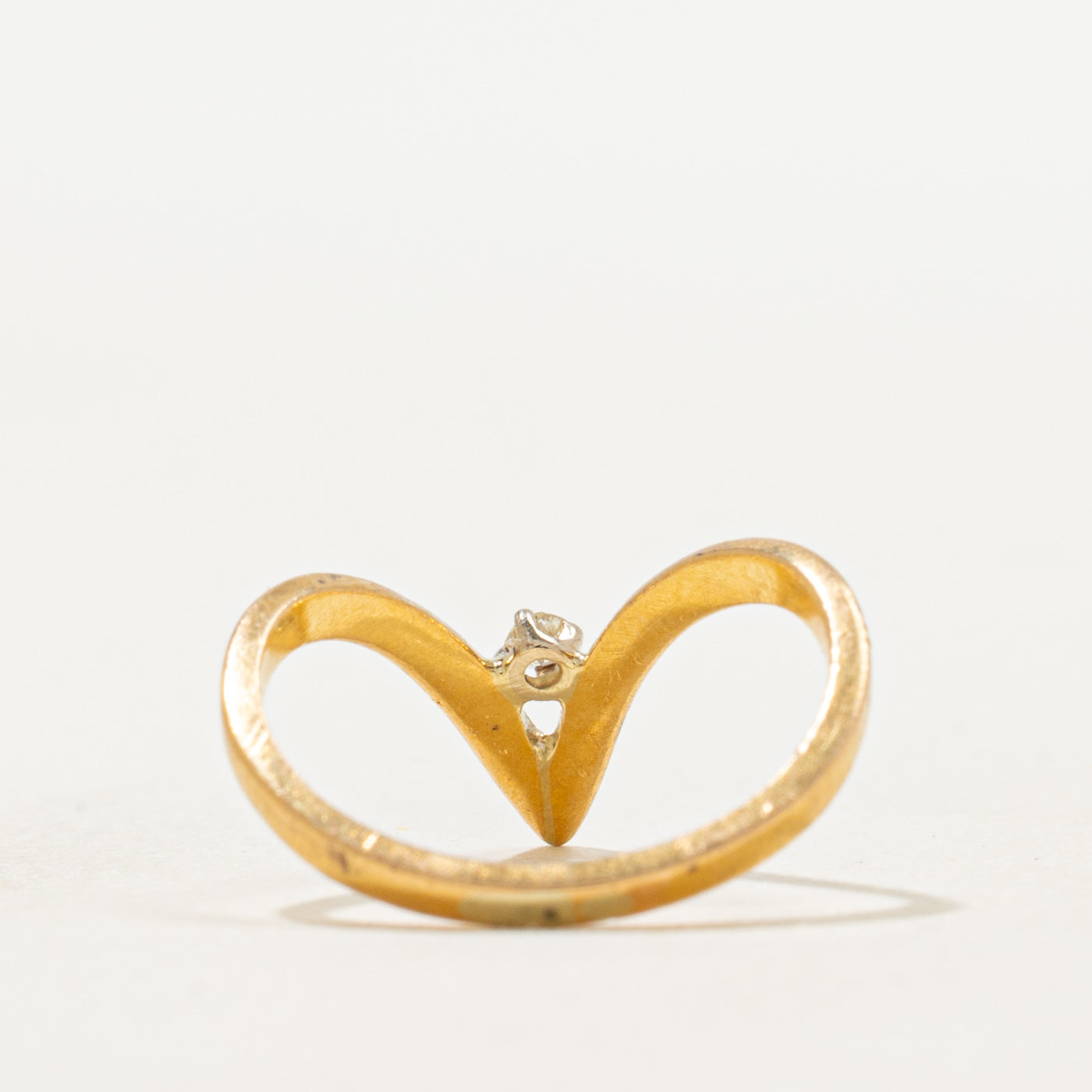 22k Single Stone Diamond Chevron Ring | SZ 3.75