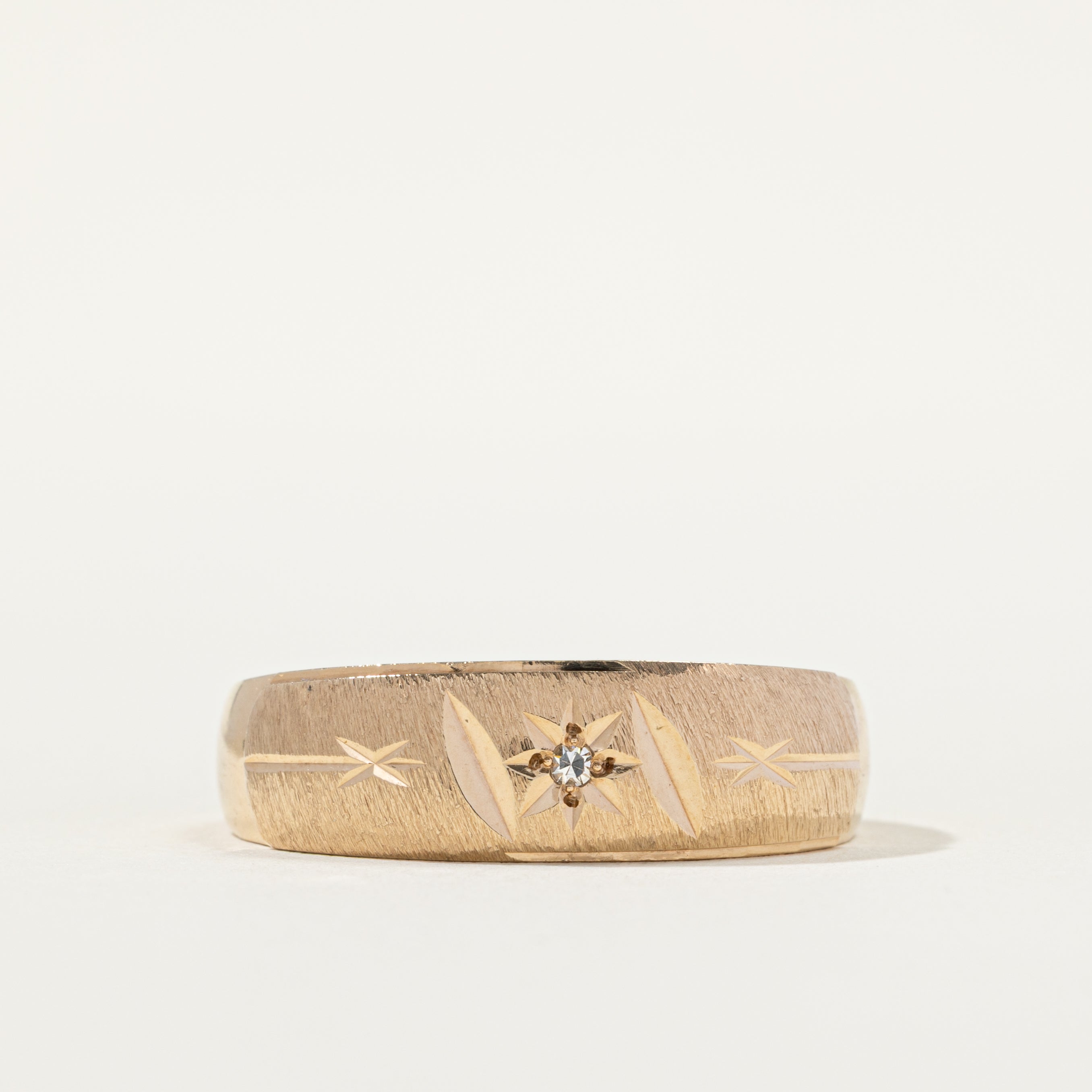 Bague texturée sertie de diamants Étoile canadienne | Taille 14.0 |