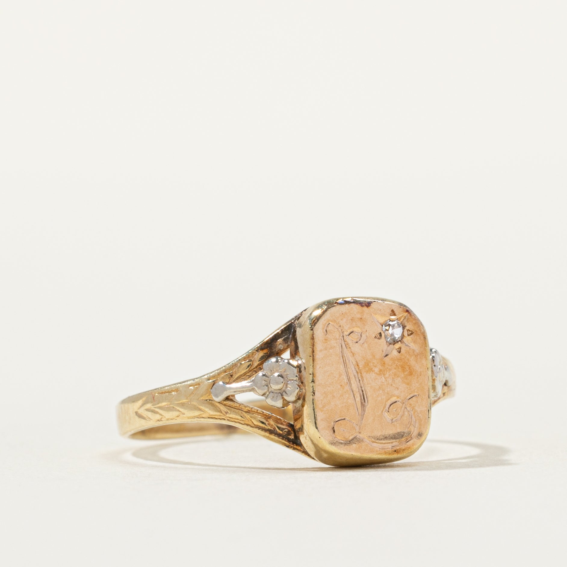 Star Set Diamond "L" Initial Signet Ring | SZ 6.5 |