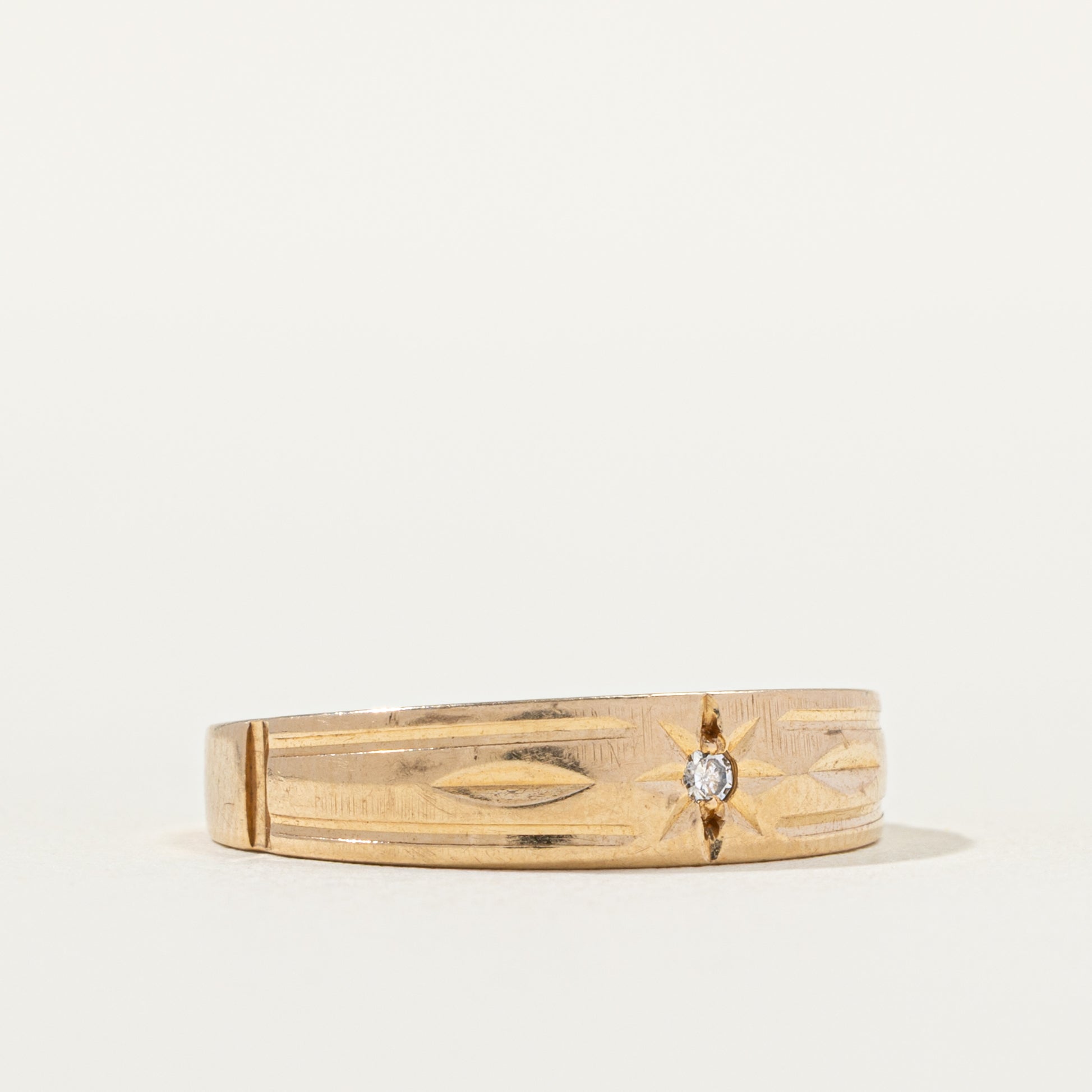 Star Set Diamond Engraved Band | SZ 7.0 |