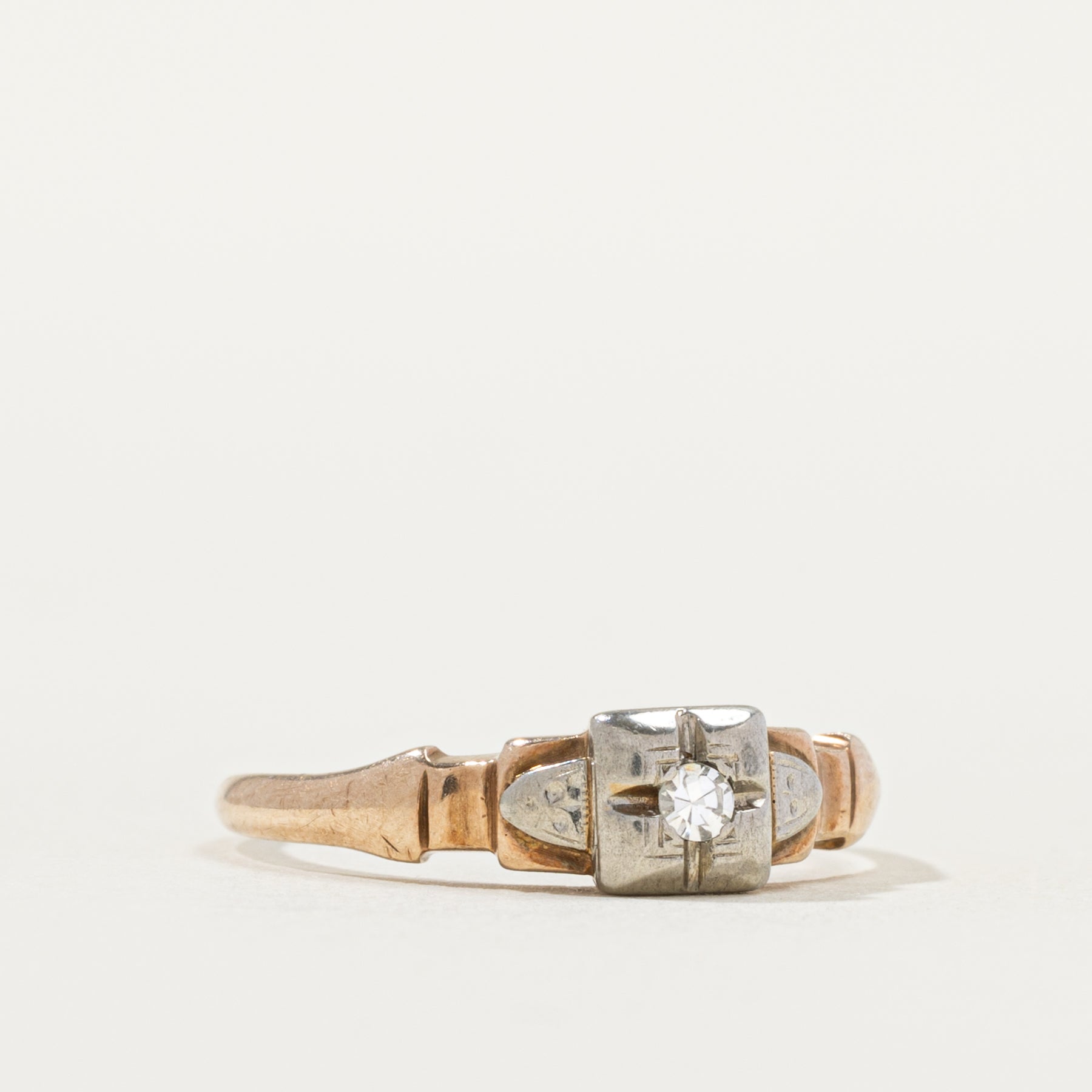 Bague géométrique rainurée en diamant bicolore | Taille 5,75 |
