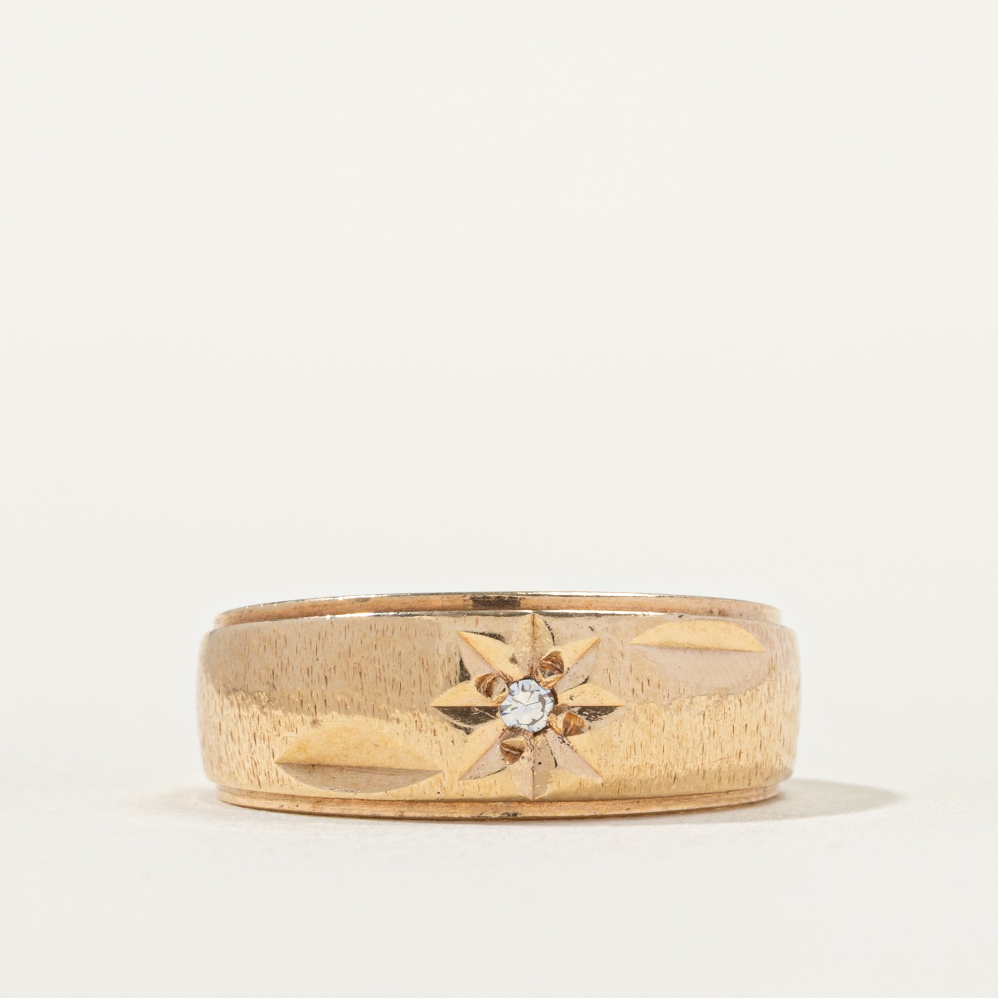 Star Set Diamond Textured Band | SZ 5.0 |