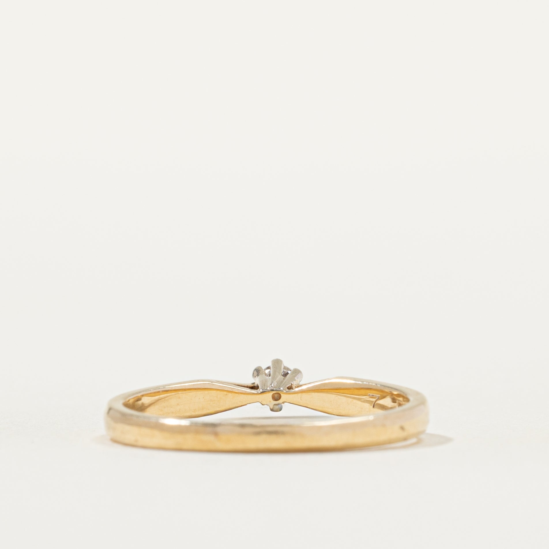 Bague solitaire diamant à pointe conique inversée | Taille 5,25 |