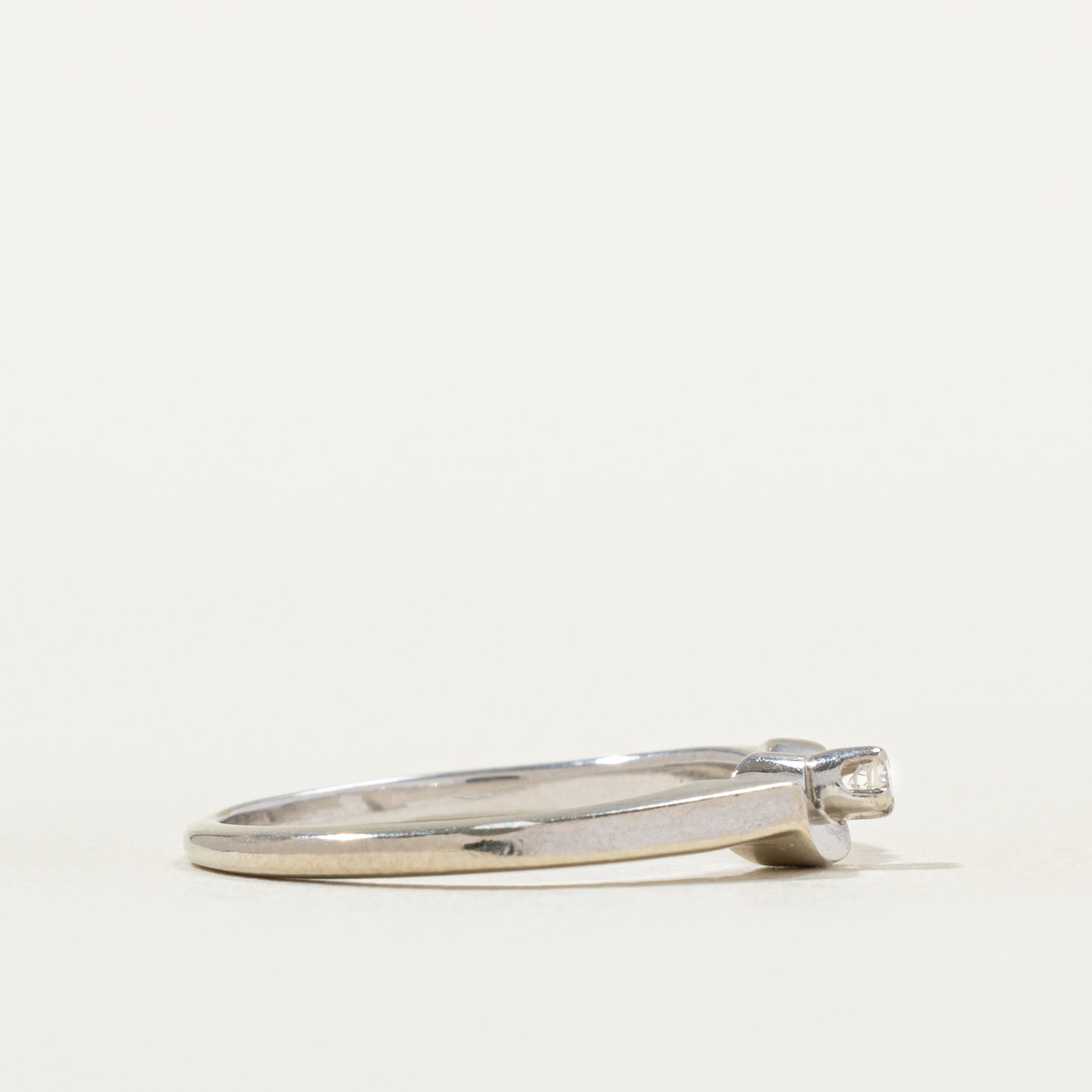 Bague contour en or blanc et diamants | Taille 5,75 |