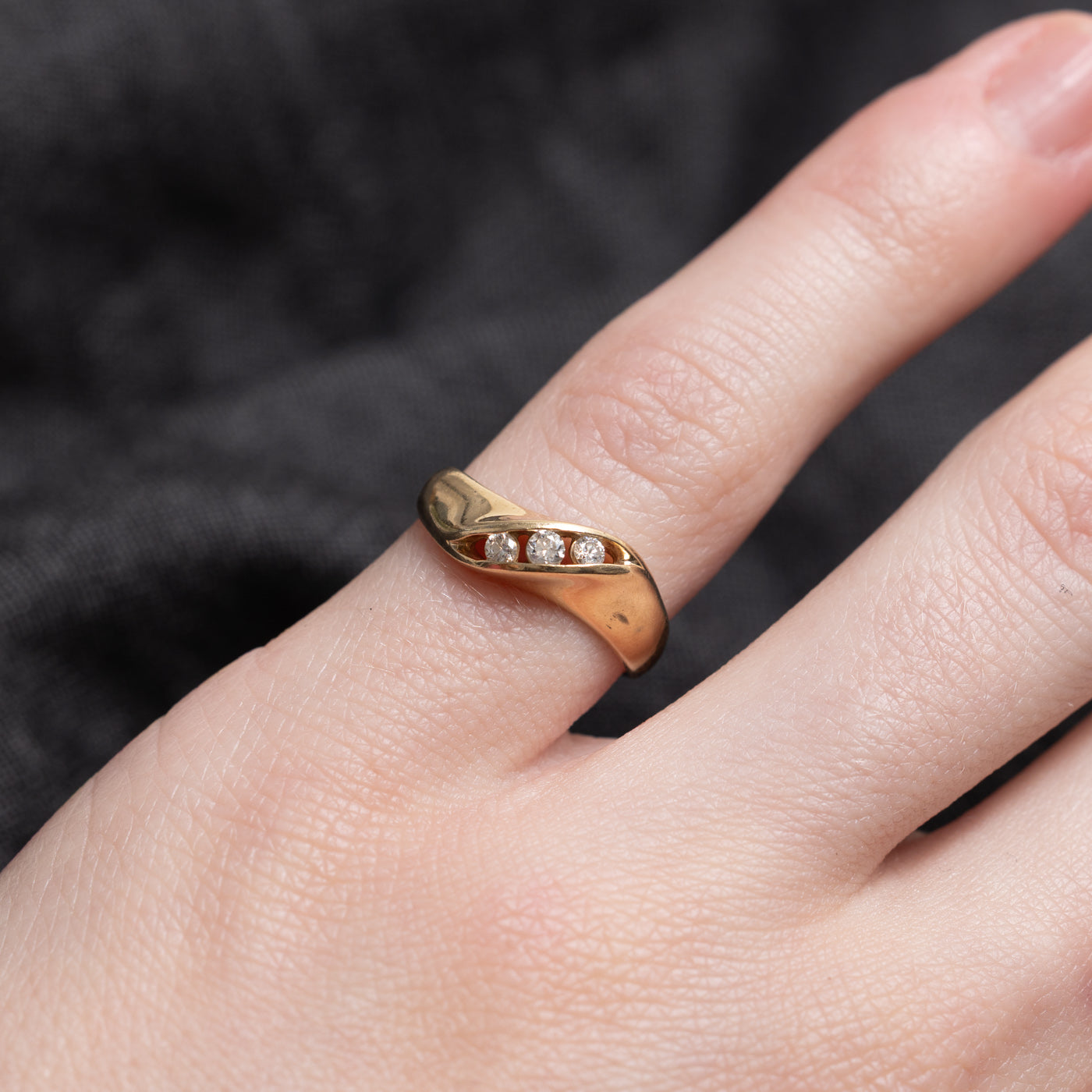 Channel Set Diamond Wave Band | SZ 3.5 |