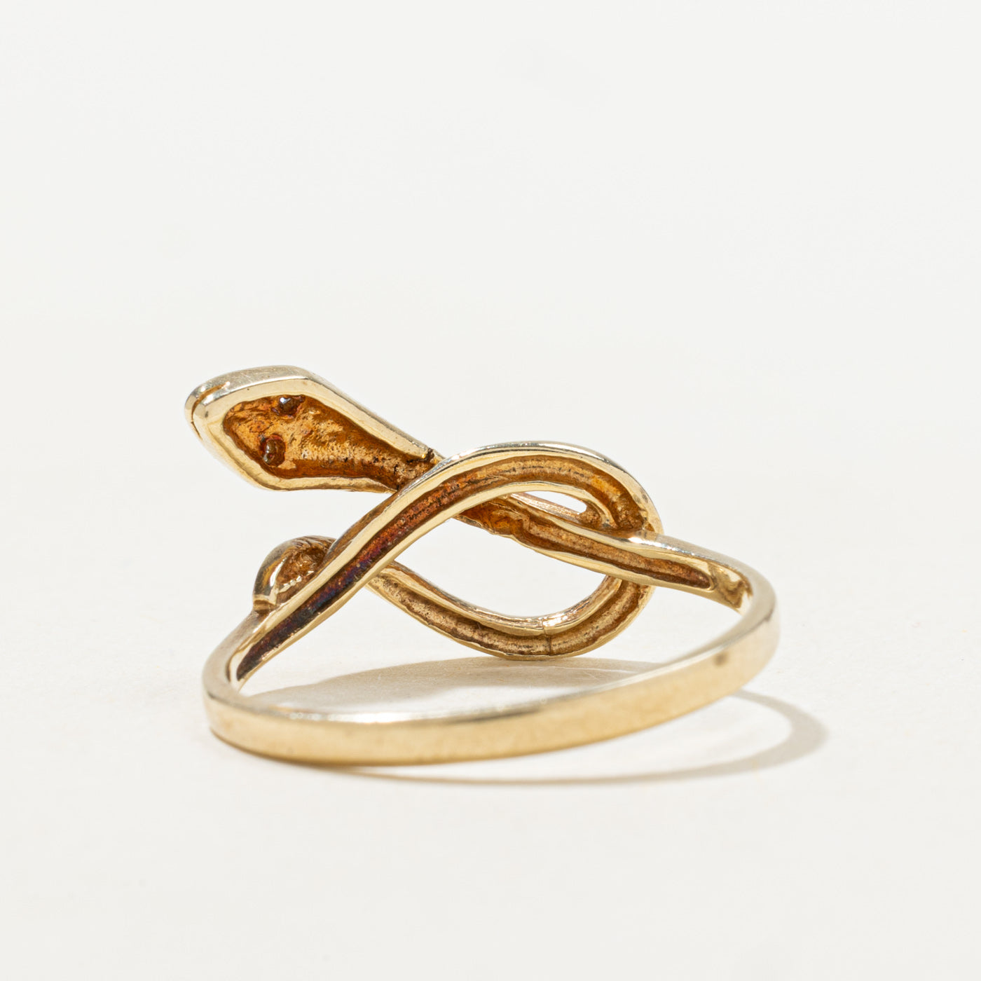 Flush Set Diamond Snake Crossover Ring | SZ 7.0 |