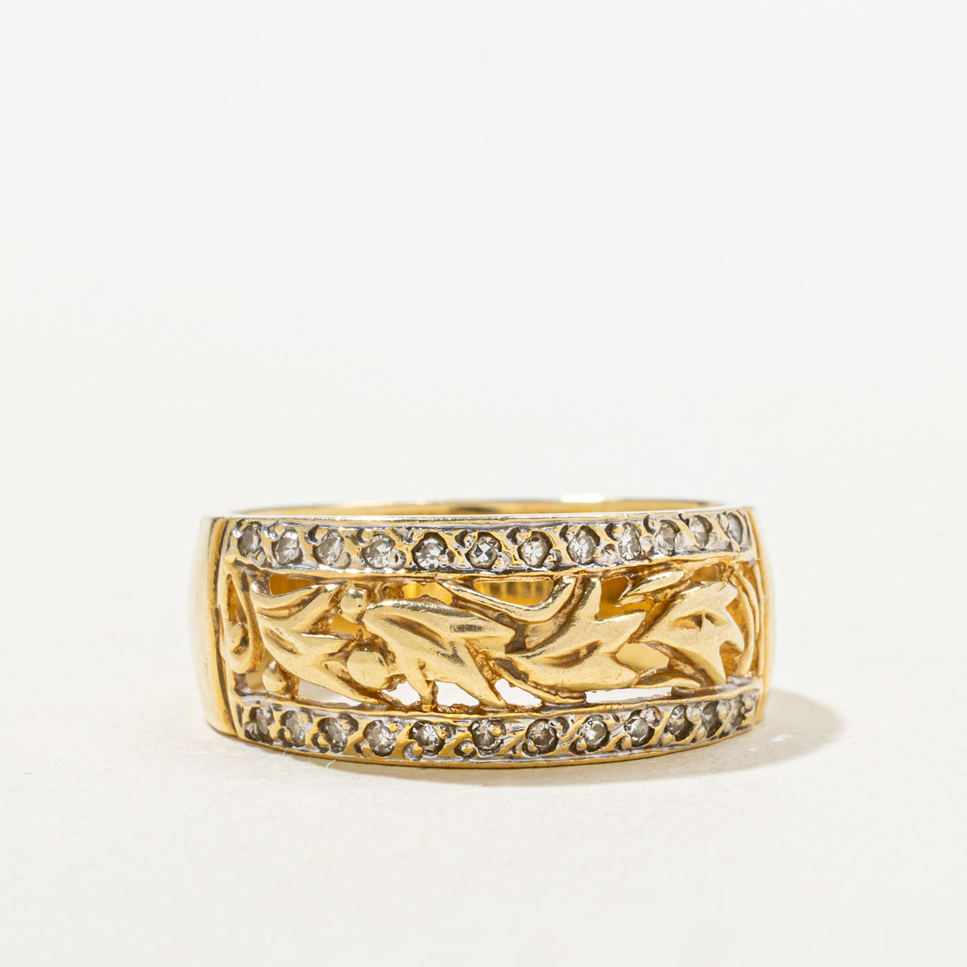 18k Diamond Edged Leaf Design Band | SZ 7.0 |