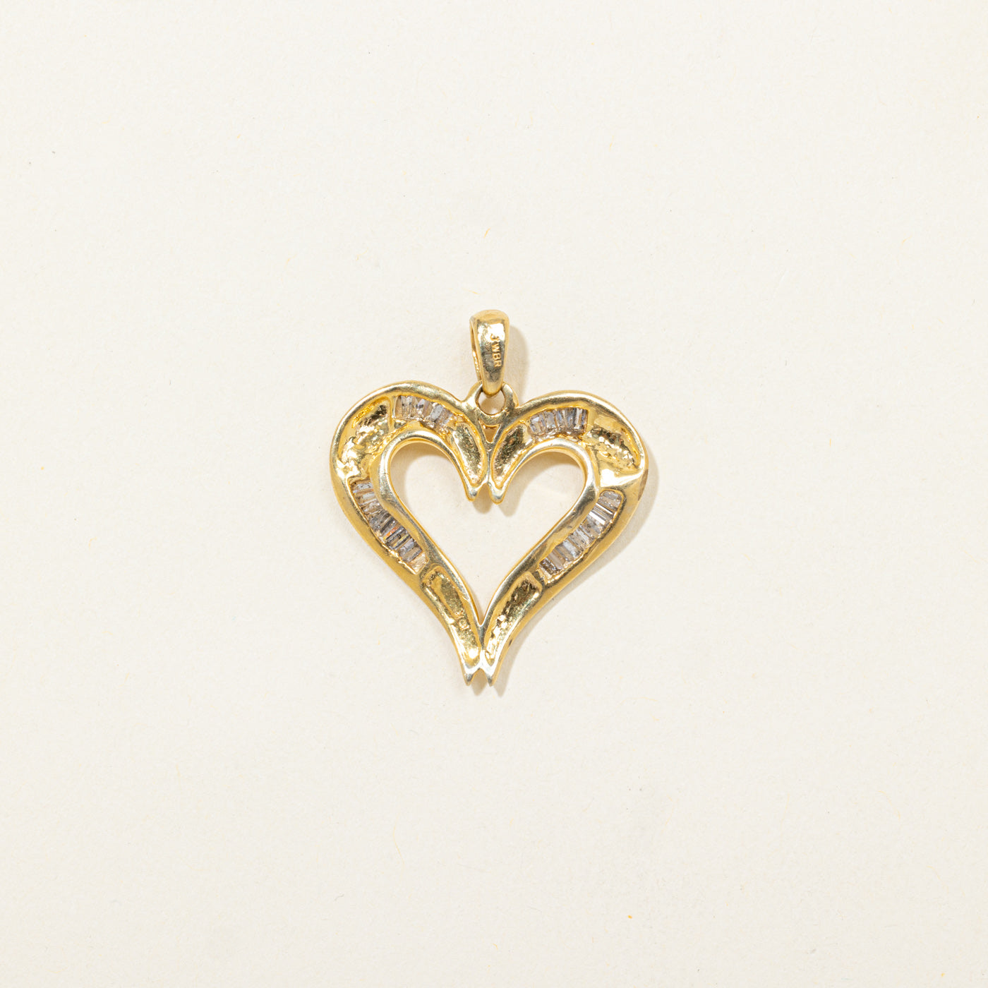 Pendentif cœur serti de diamants