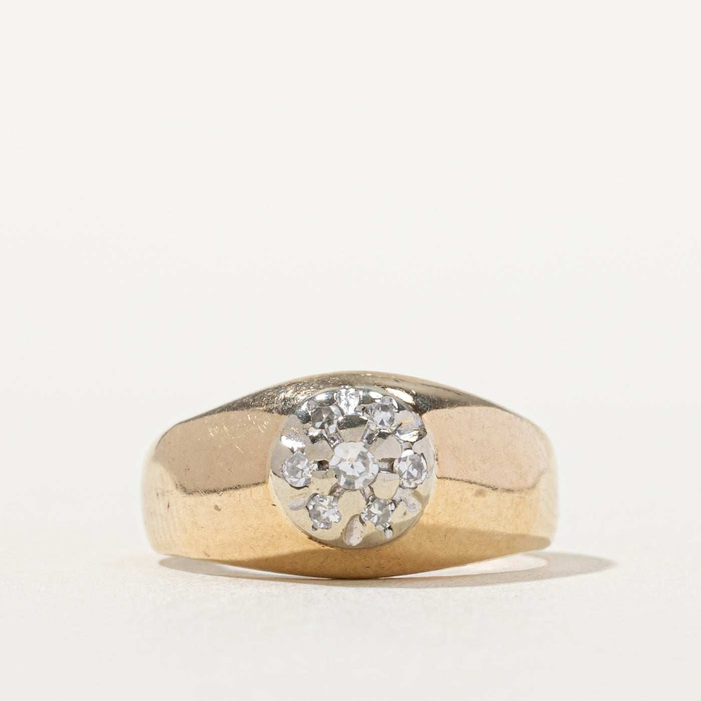 10k Diamond Circle Cluster Dome Ring | SZ 5.25