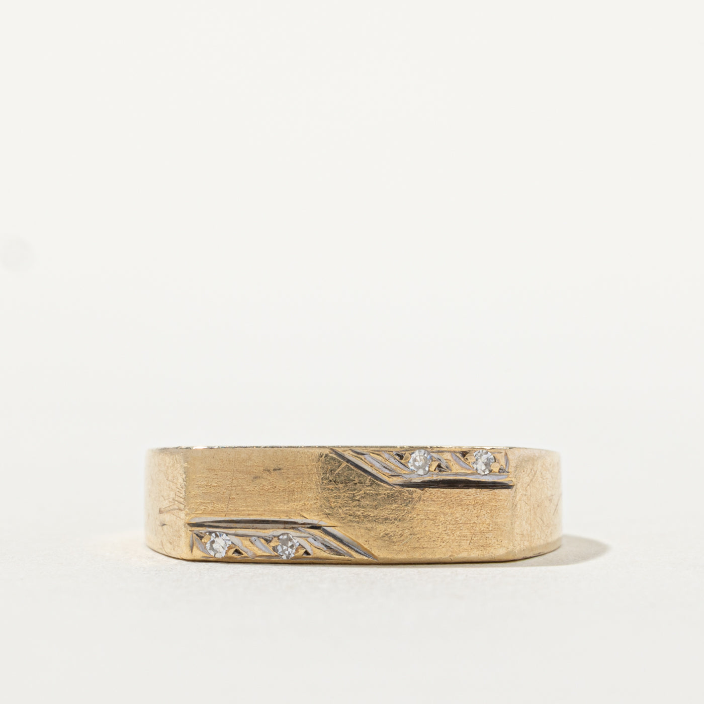 10k Diamond Corner Accented Soft Square Band | SZ 10