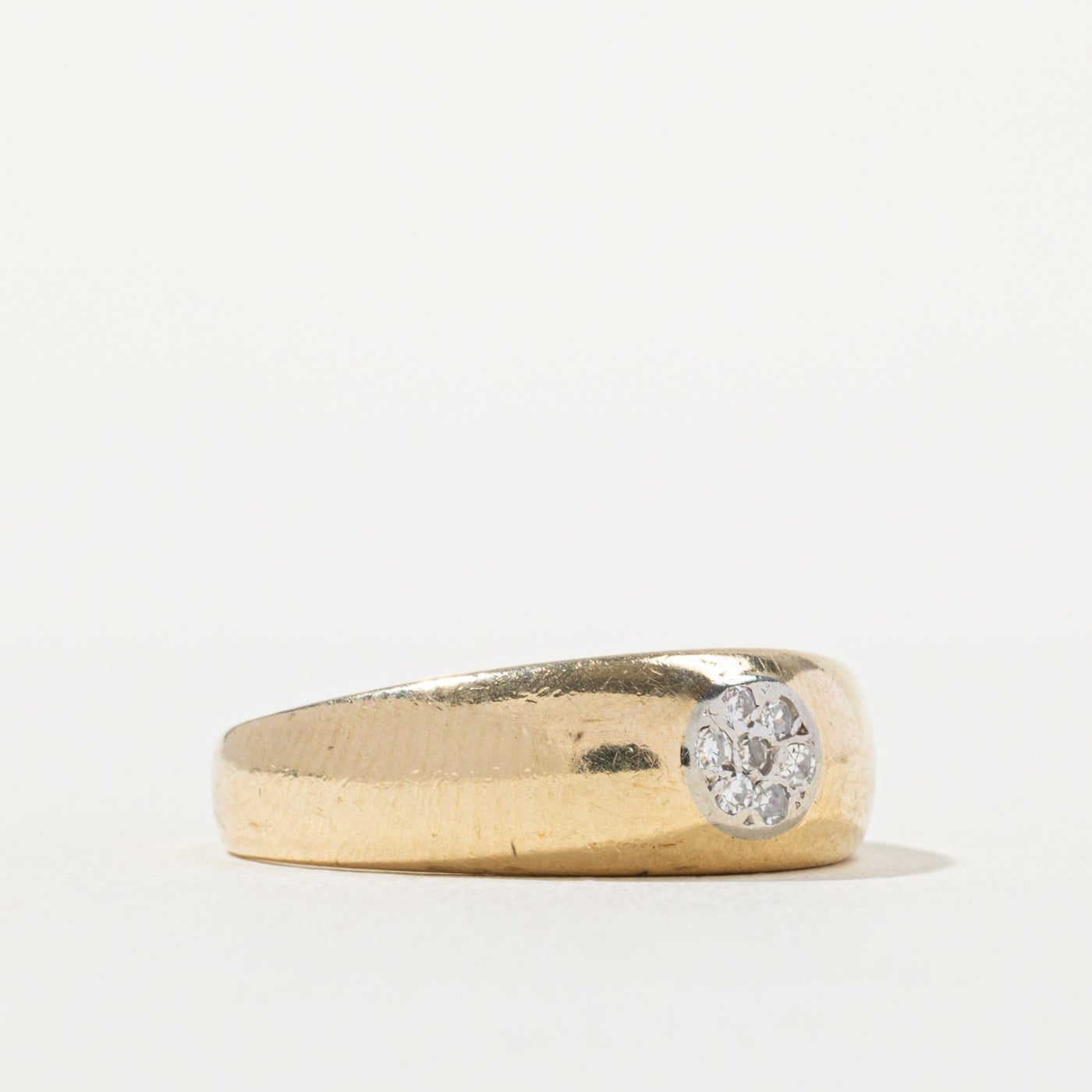 10k Diamond Circle Cluster Dome Ring | SZ 7