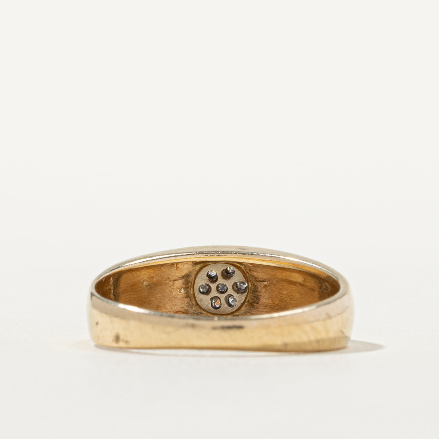 10k Diamond Circle Cluster Dome Ring | SZ 7