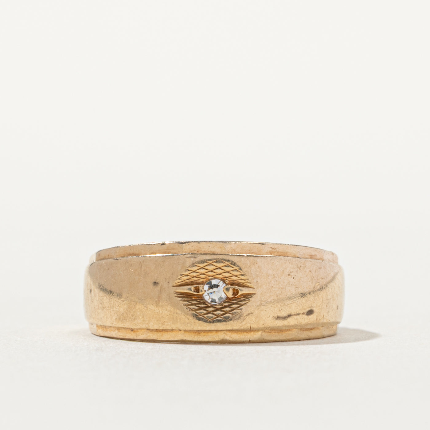 10k Single Diamond Textured Band | SZ 4.75