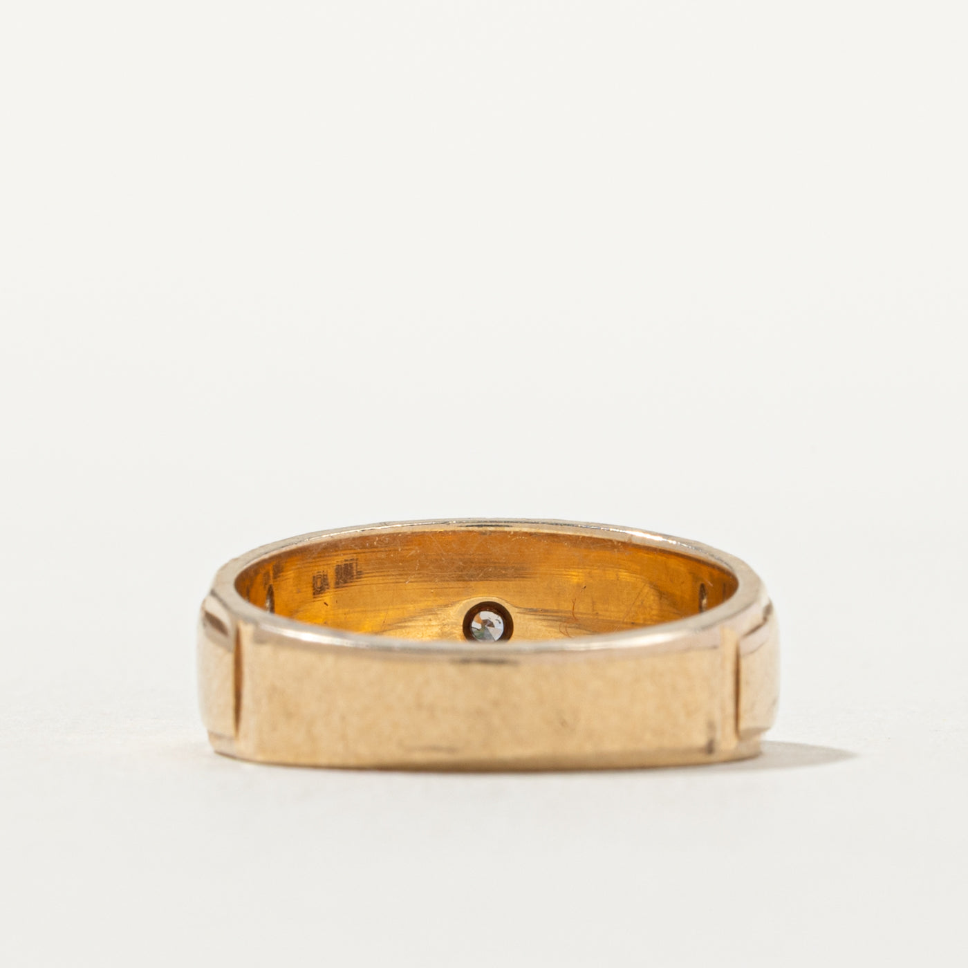 10k Single Diamond Textured Band | SZ 4.75