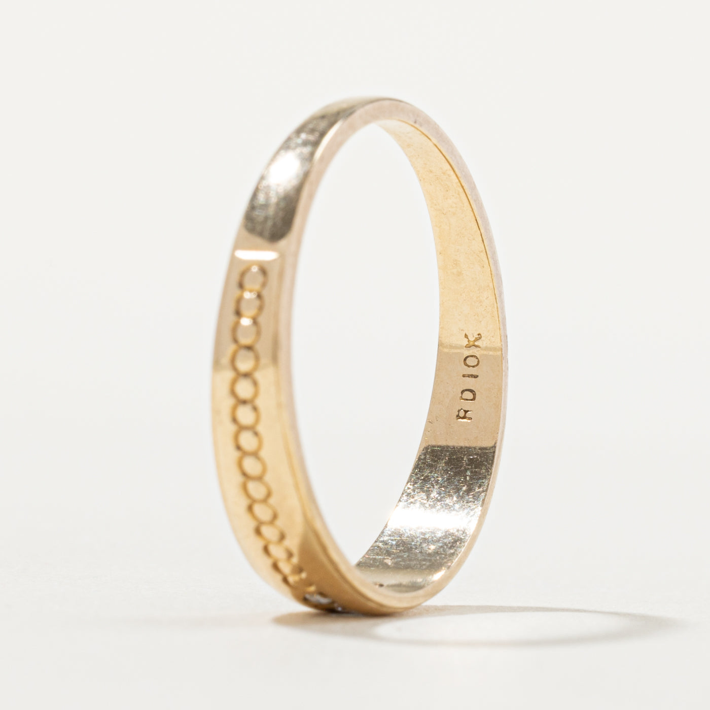 10k Three Stone Diamond Textured Band | SZ 10