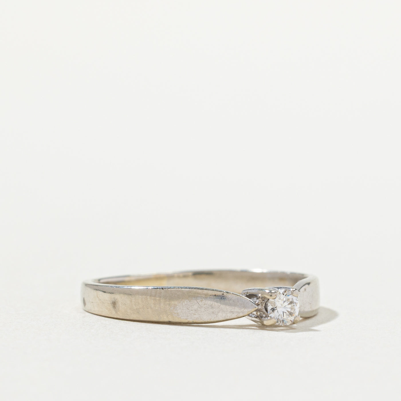 10k Round Brilliant Cut Diamond Reverse Tapered Petite Ring | SZ 5.5