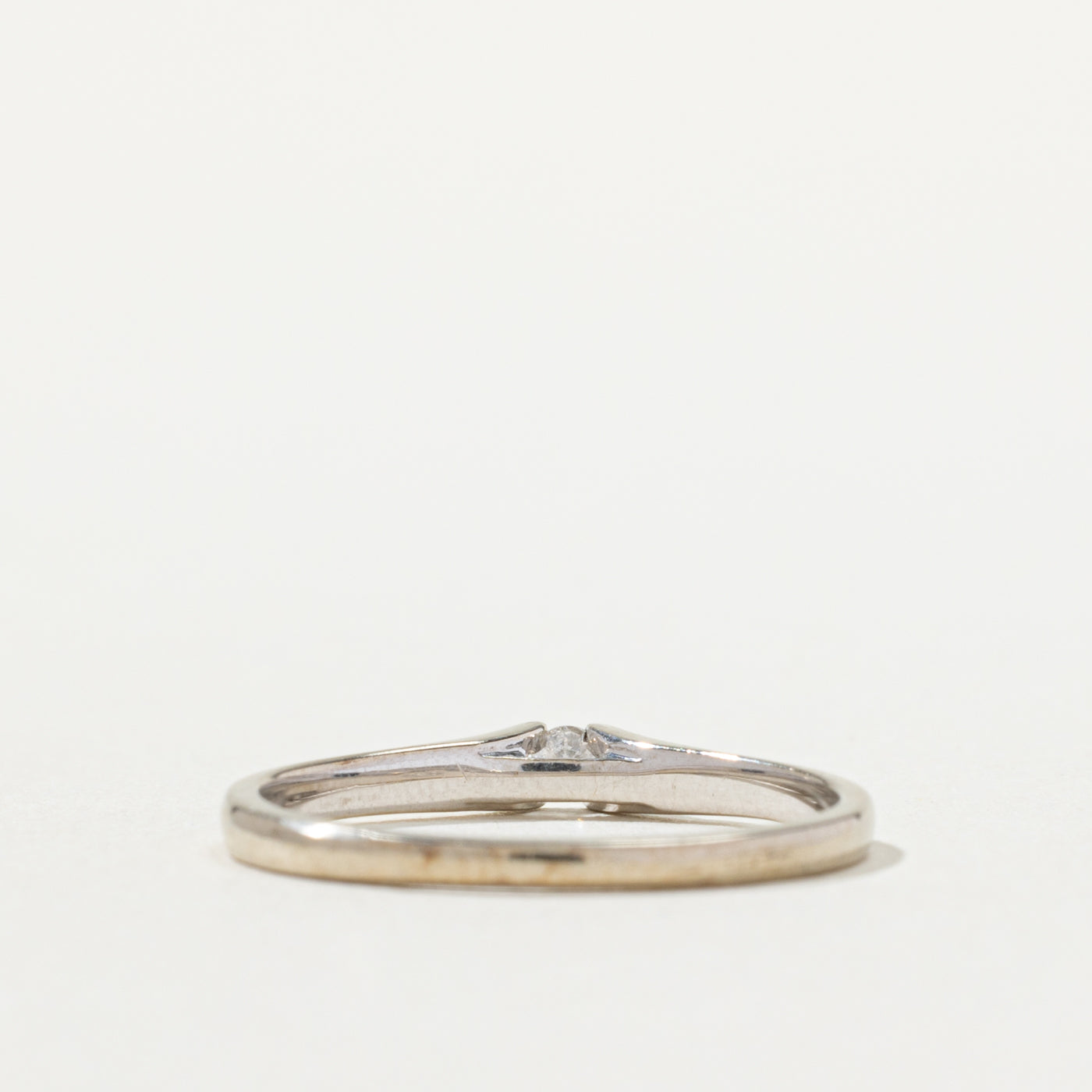 10k Round Brilliant Cut Diamond Petite Ring | SZ 5.75