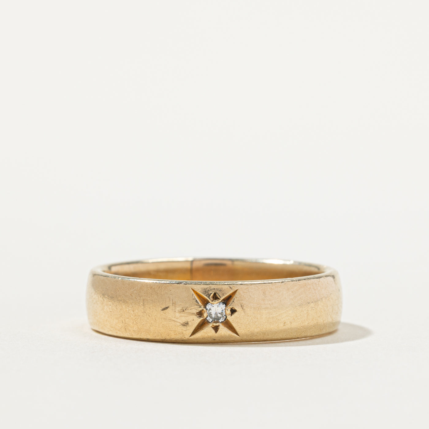 10k Star Set Diamond Band | 5.8mm | SZ 11.5