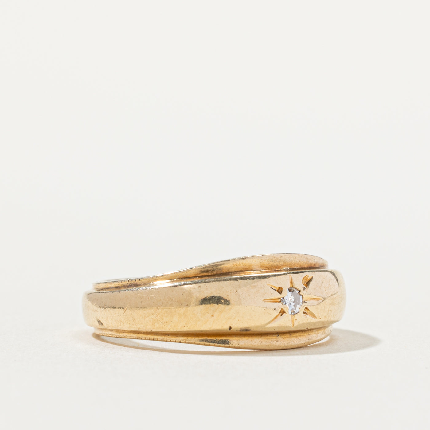 14k Star Set Diamond Grooved Band | SZ 5.5