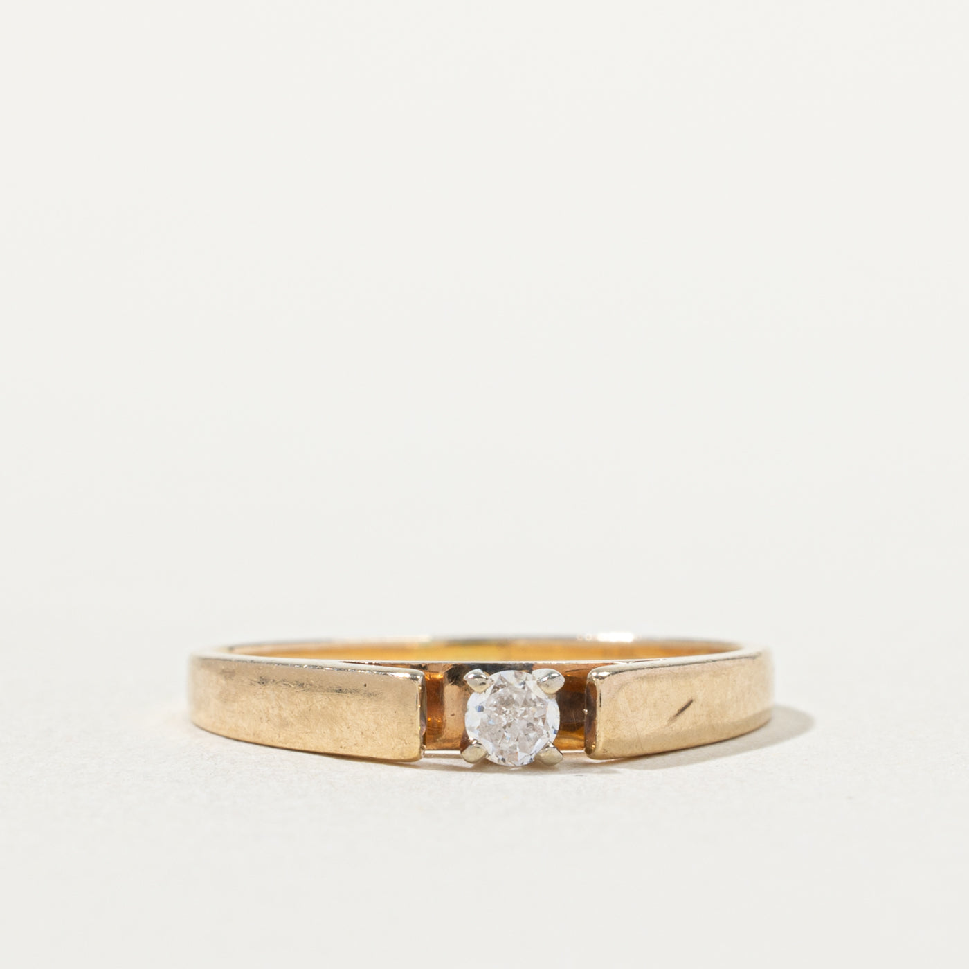 14k Round Brilliant Diamond Solitaire Ring | SZ 5.75