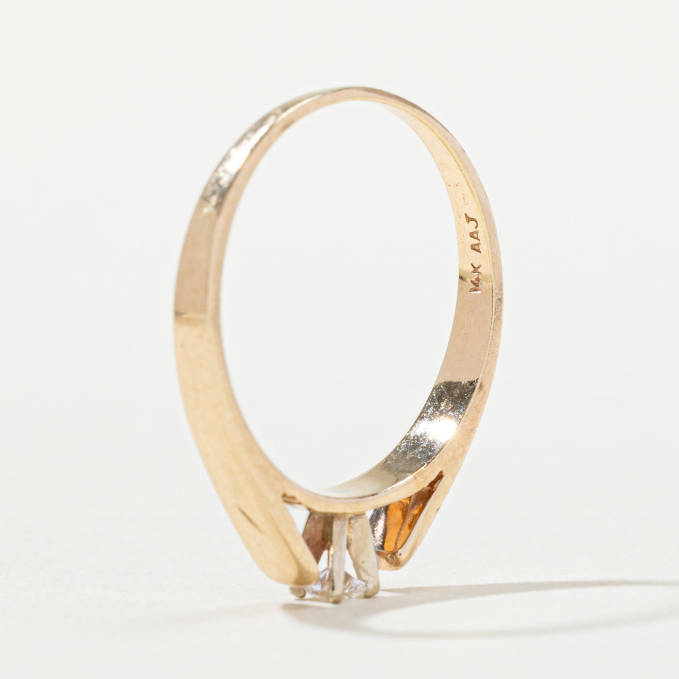 14k Round Brilliant Diamond Solitaire Ring | SZ 5.75