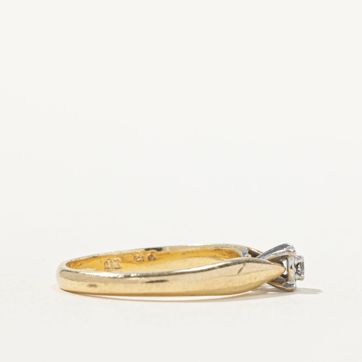 14k Illusion Set Diamond Reverse Tapered Ring | SZ 6.75