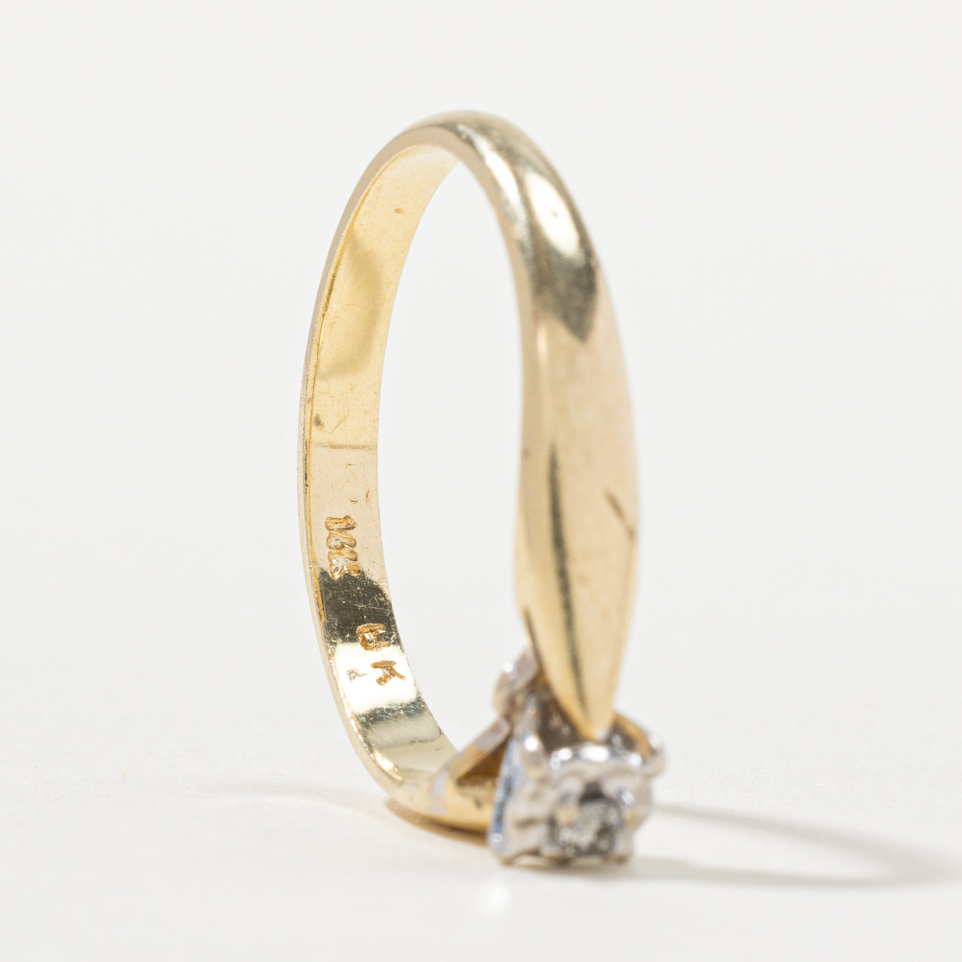 14k Illusion Set Diamond Reverse Tapered Ring | SZ 6.75