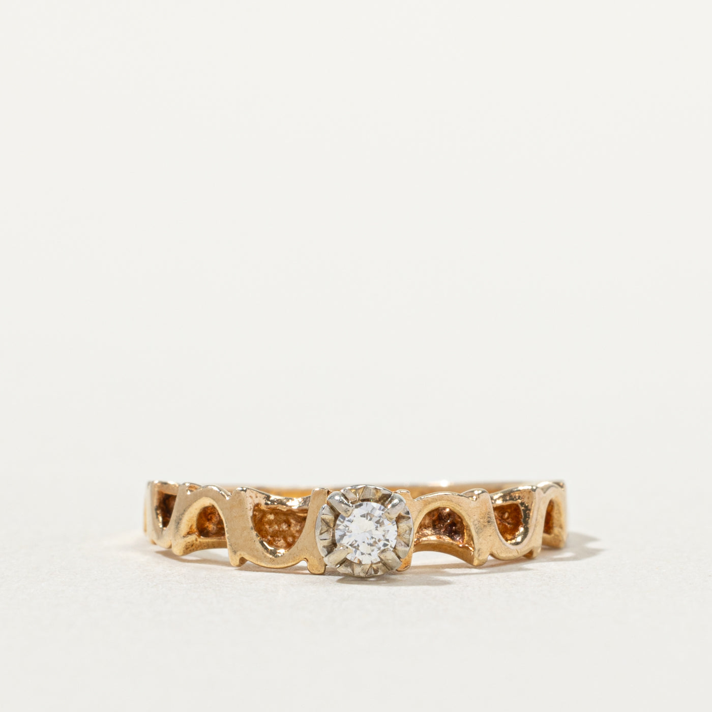 14k Illusion Set Diamond Wave Ring | SZ 5.25