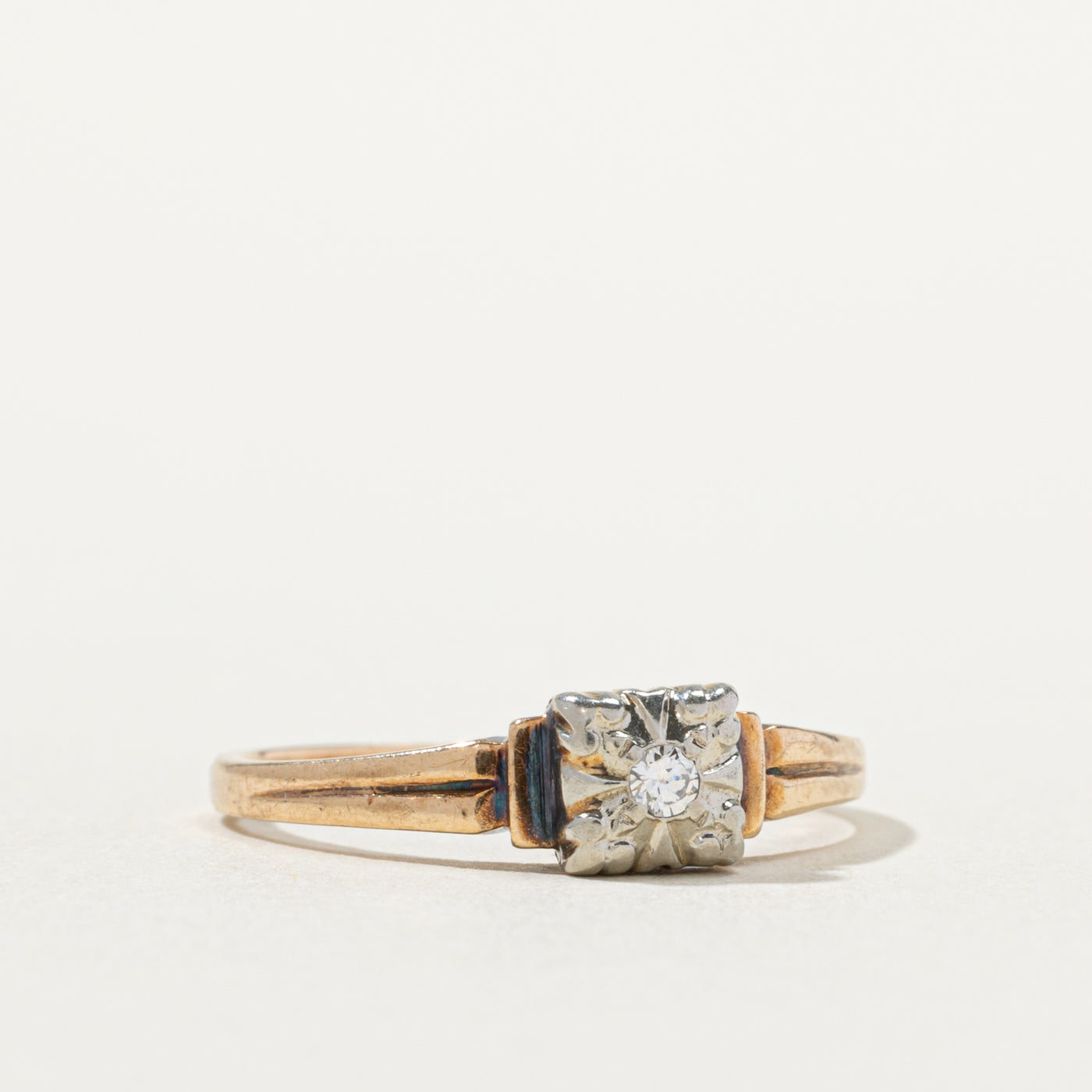 14k Illusion Set Diamond Textured Ring | SZ 7