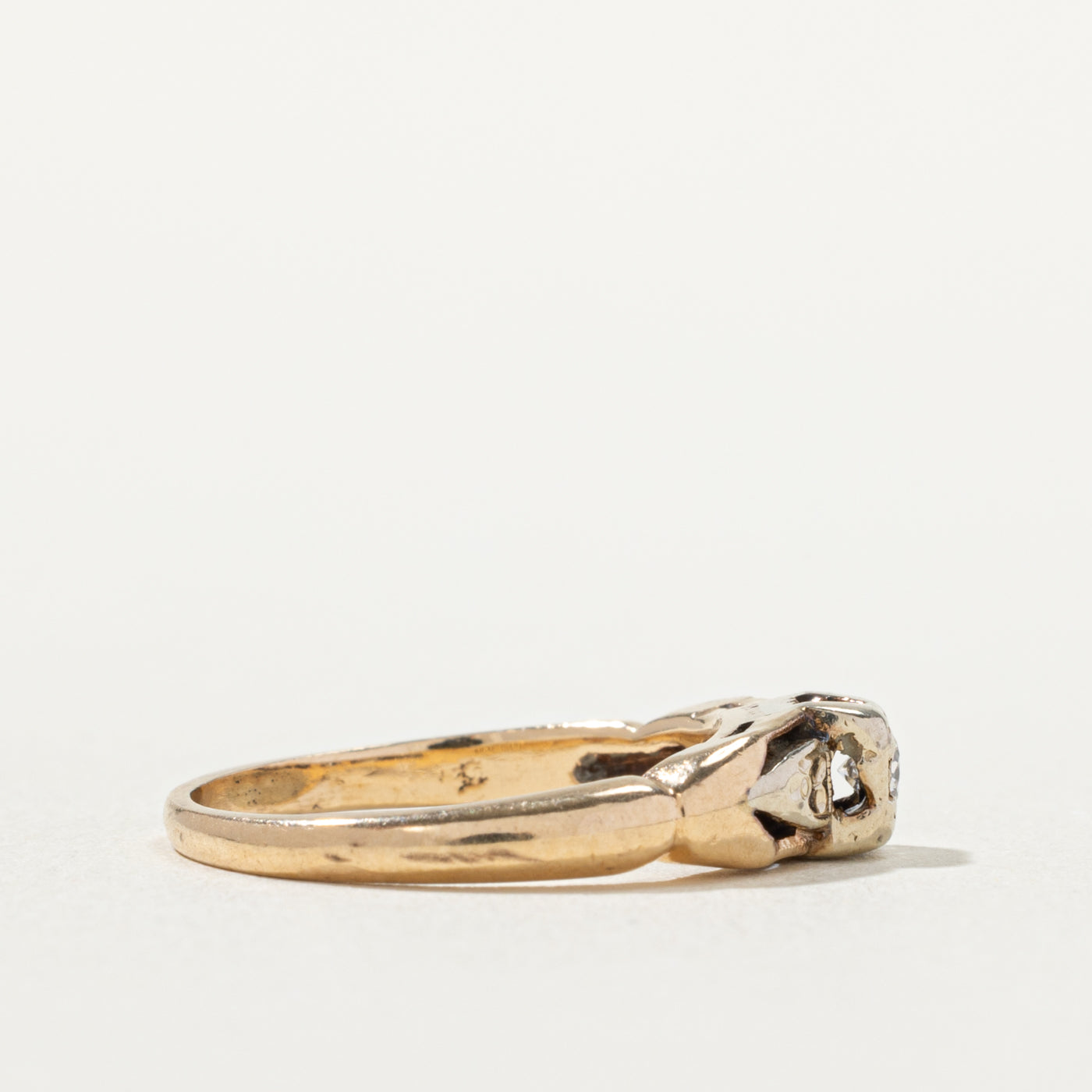 14k Illusion Set Diamond Textured Ring | SZ 4.25